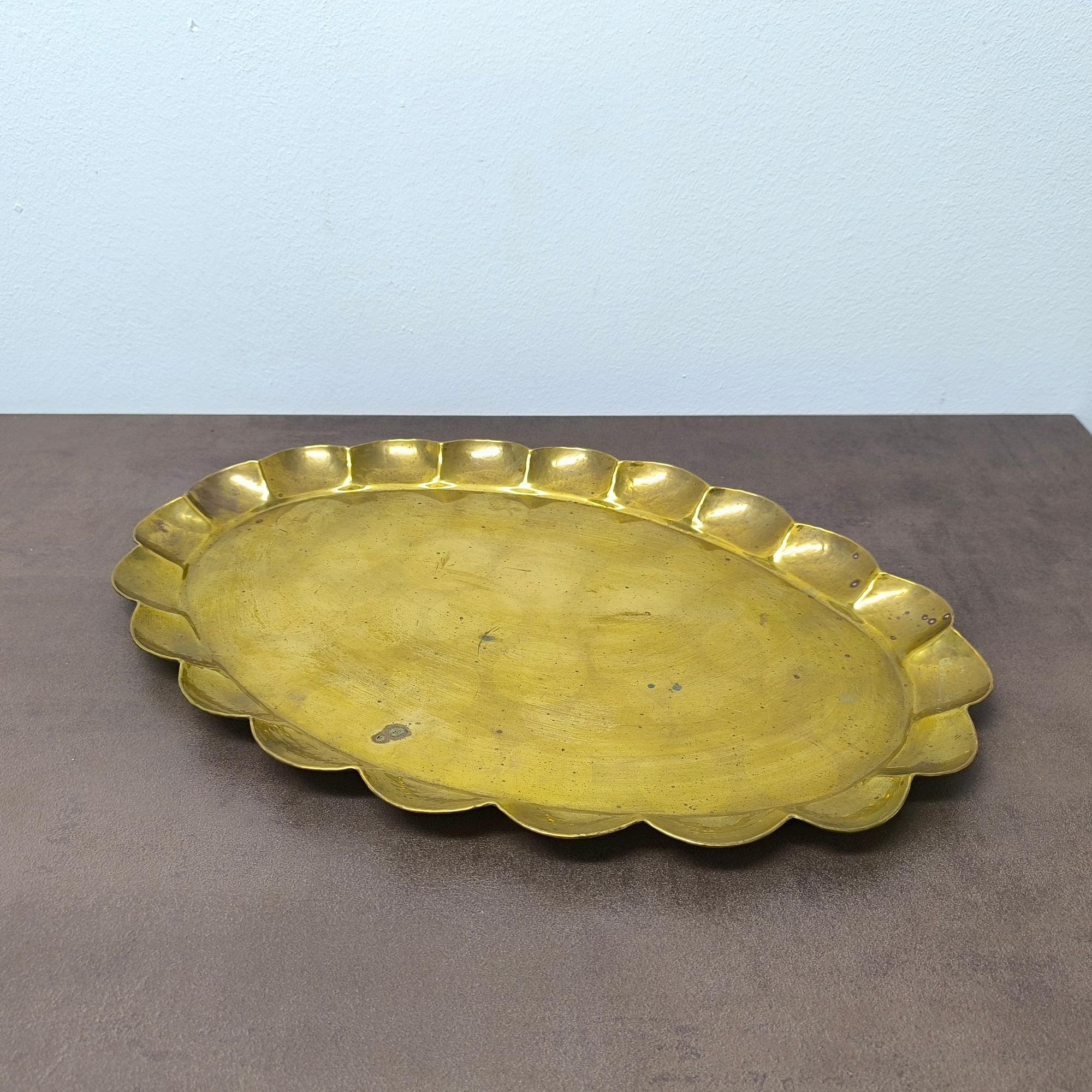 Hollywood Regency Oval Brass Tray by Arvid Johansson, Arvika Konstsmide, Sweden (Schwedisch) im Angebot