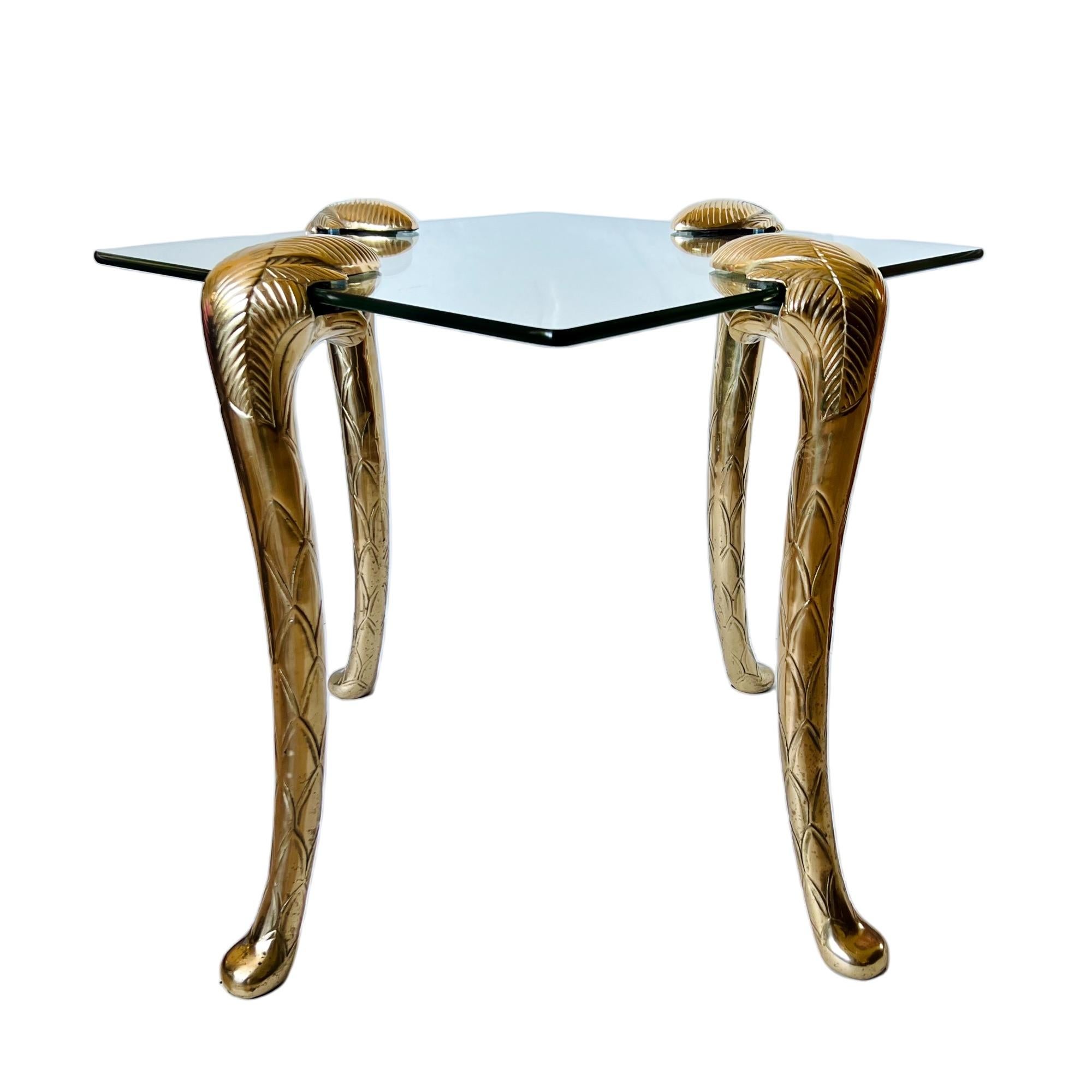 Table d'appoint en laiton et verre de style Hollywood Regency P. E. Guerin, 1970 1