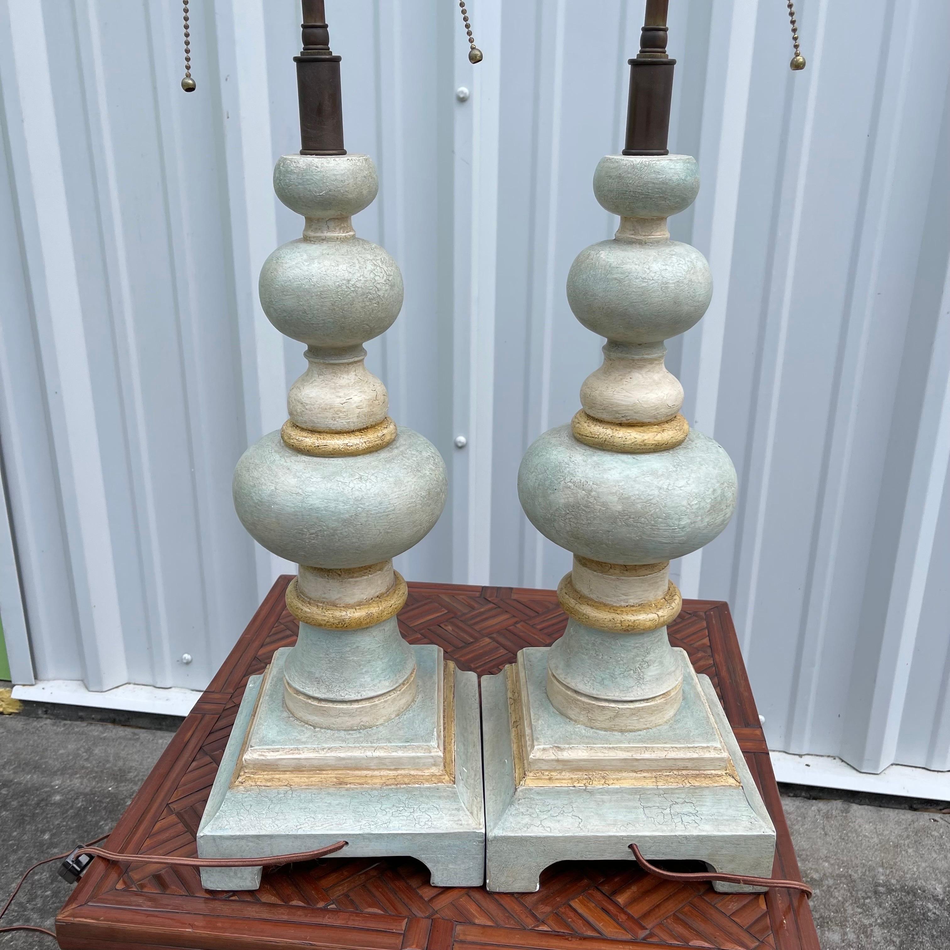 Hollywood Regency Painted Patinated Carved Wood Bobbin Tables Lamps, a Pair For Sale 7