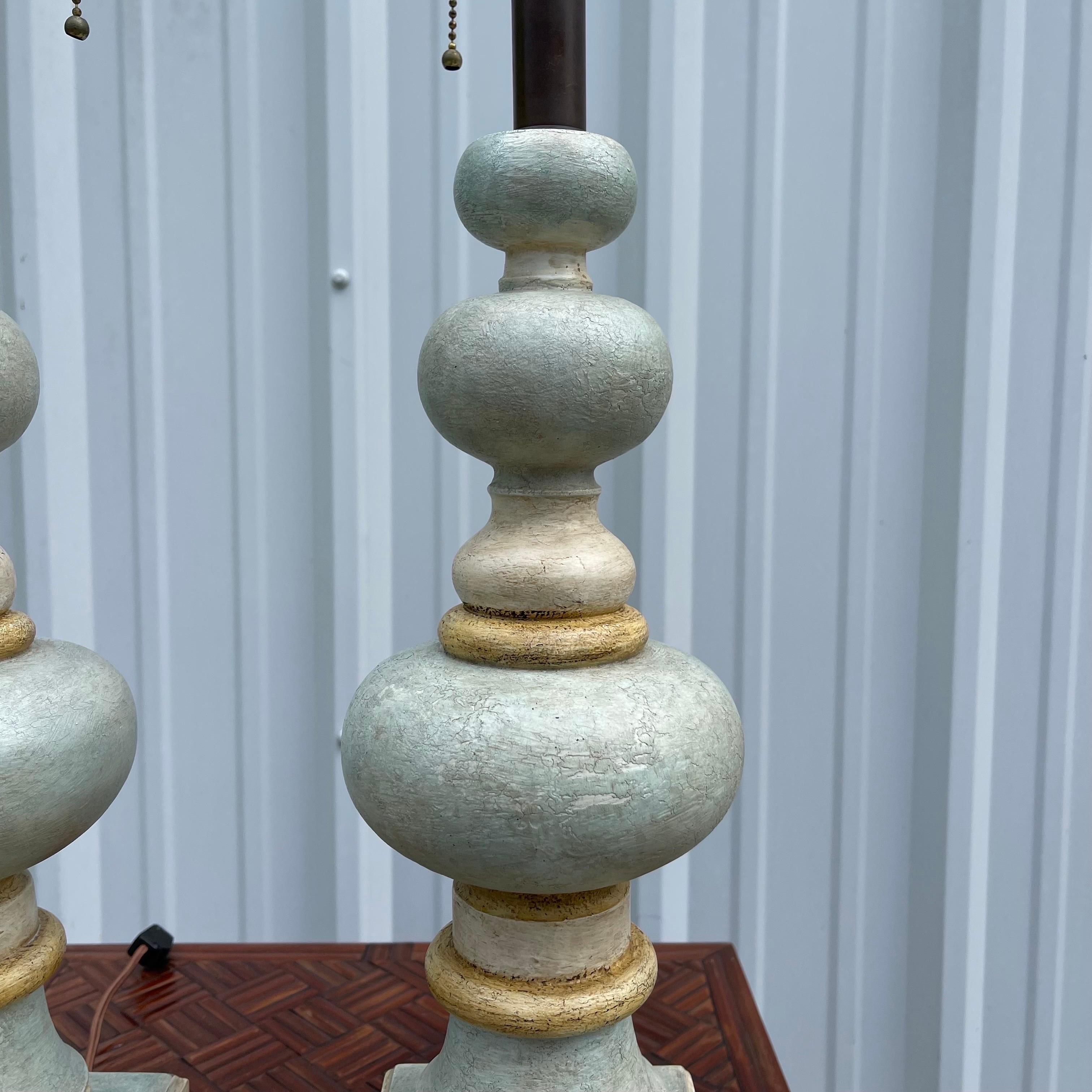 Hollywood Regency Painted Patinated Carved Wood Bobbin Tables Lamps, a Pair For Sale 2