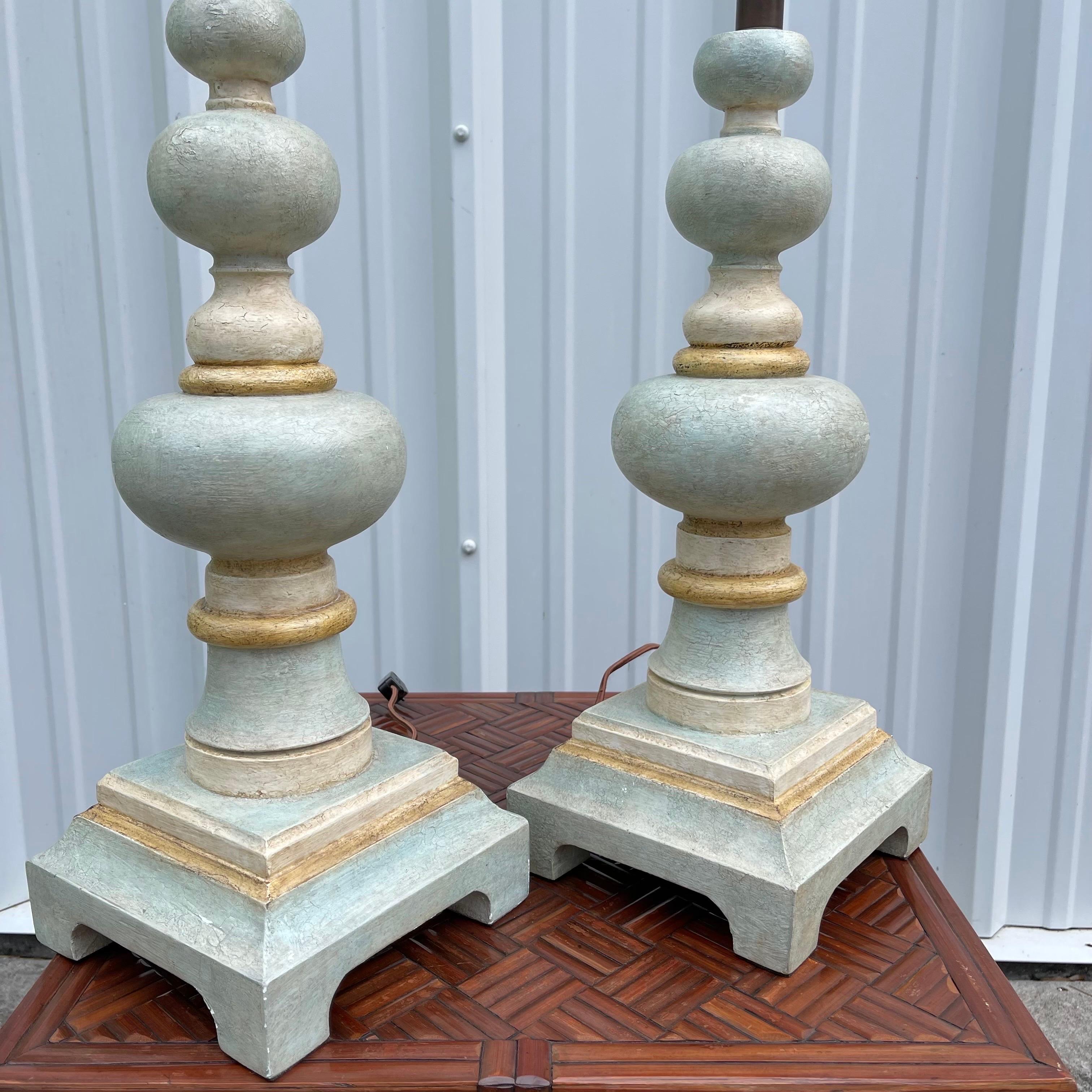 Hollywood Regency Painted Patinated Carved Wood Bobbin Tables Lamps, a Pair For Sale 5