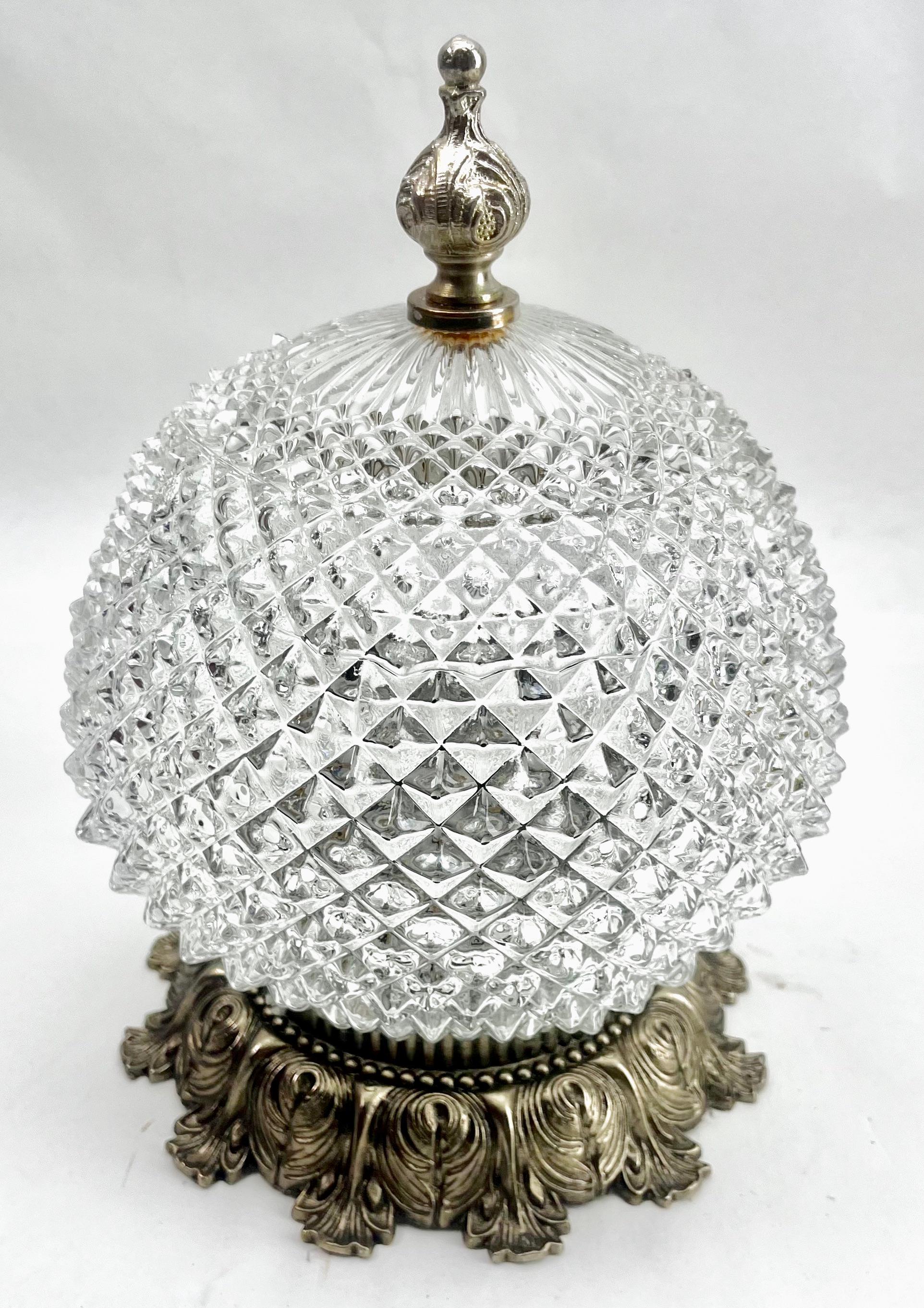 Scailmont Coppia di lampade da soffitto,  Paralume in vetro del Belgio, anni '50 in vendita 6