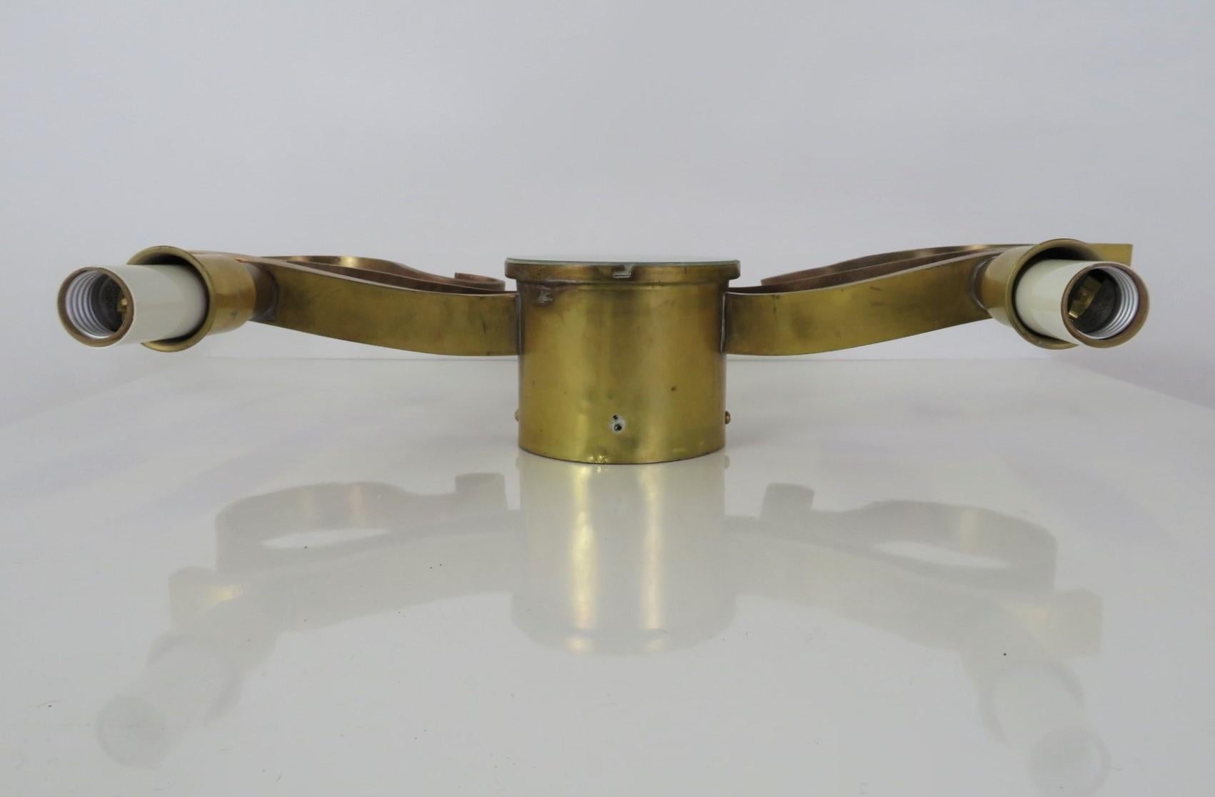 Hollywood Regency Coppia di lampade Art Deco francesi a 2 luci in bronzo 1930. in vendita 3