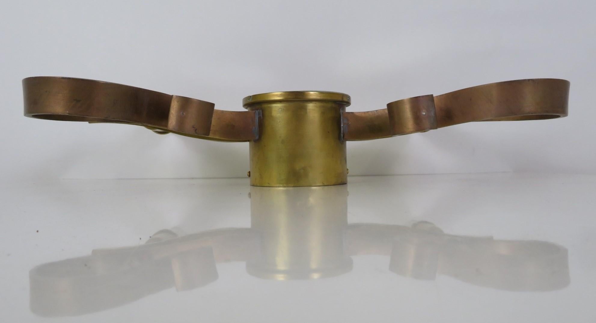 Hollywood Regency Coppia di lampade Art Deco francesi a 2 luci in bronzo 1930. in vendita 1