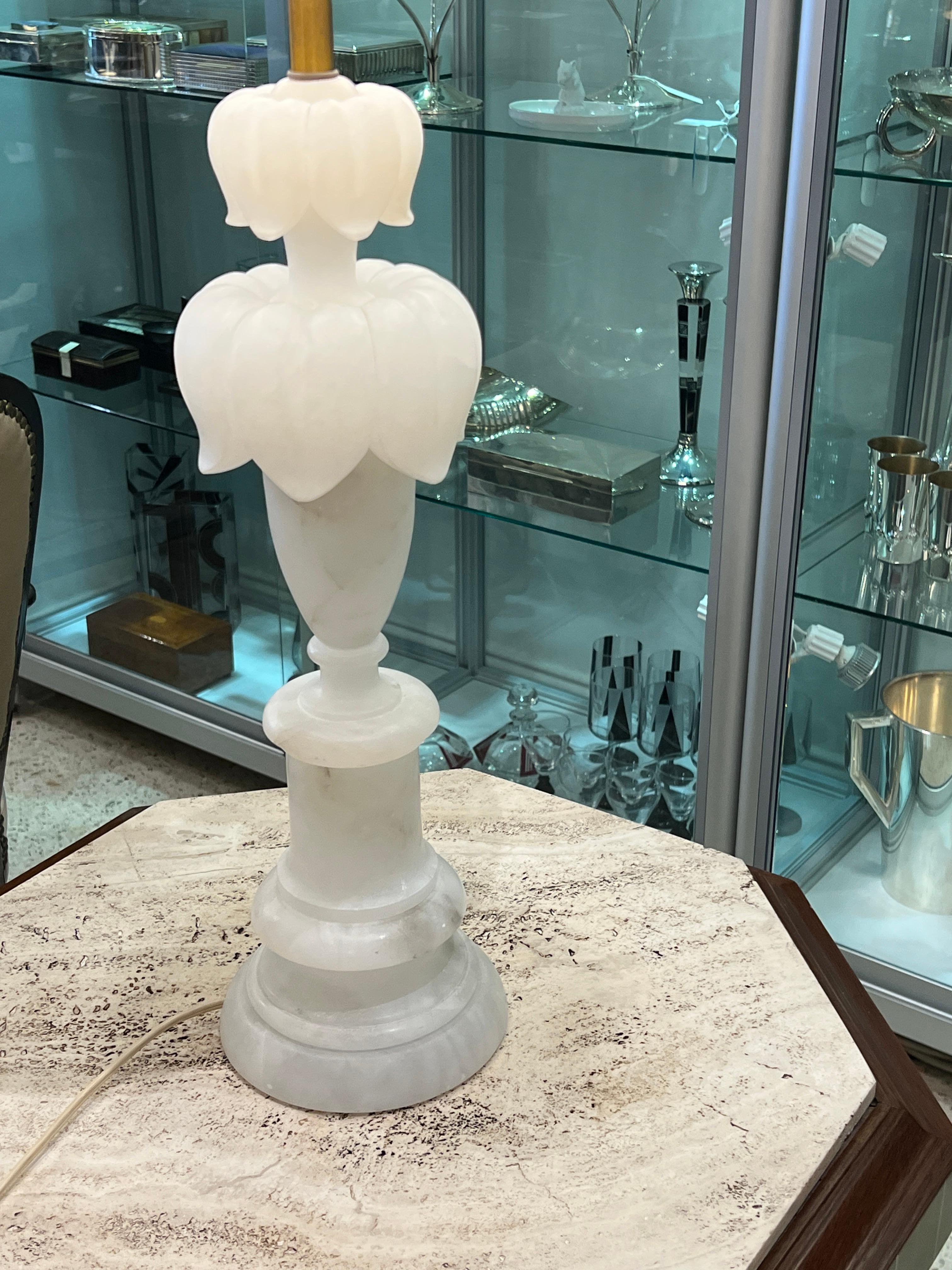 20th Century Hollywood Regency Pair of Alabaster Lotus Shaped Table Lamps For Sale