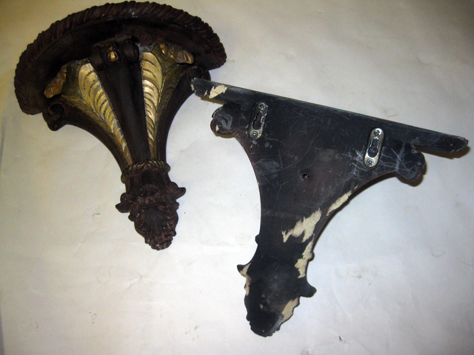 Hollywood Regency Pair of Grosfeld House Style Carved Wall Brackets Plume Motif For Sale 3