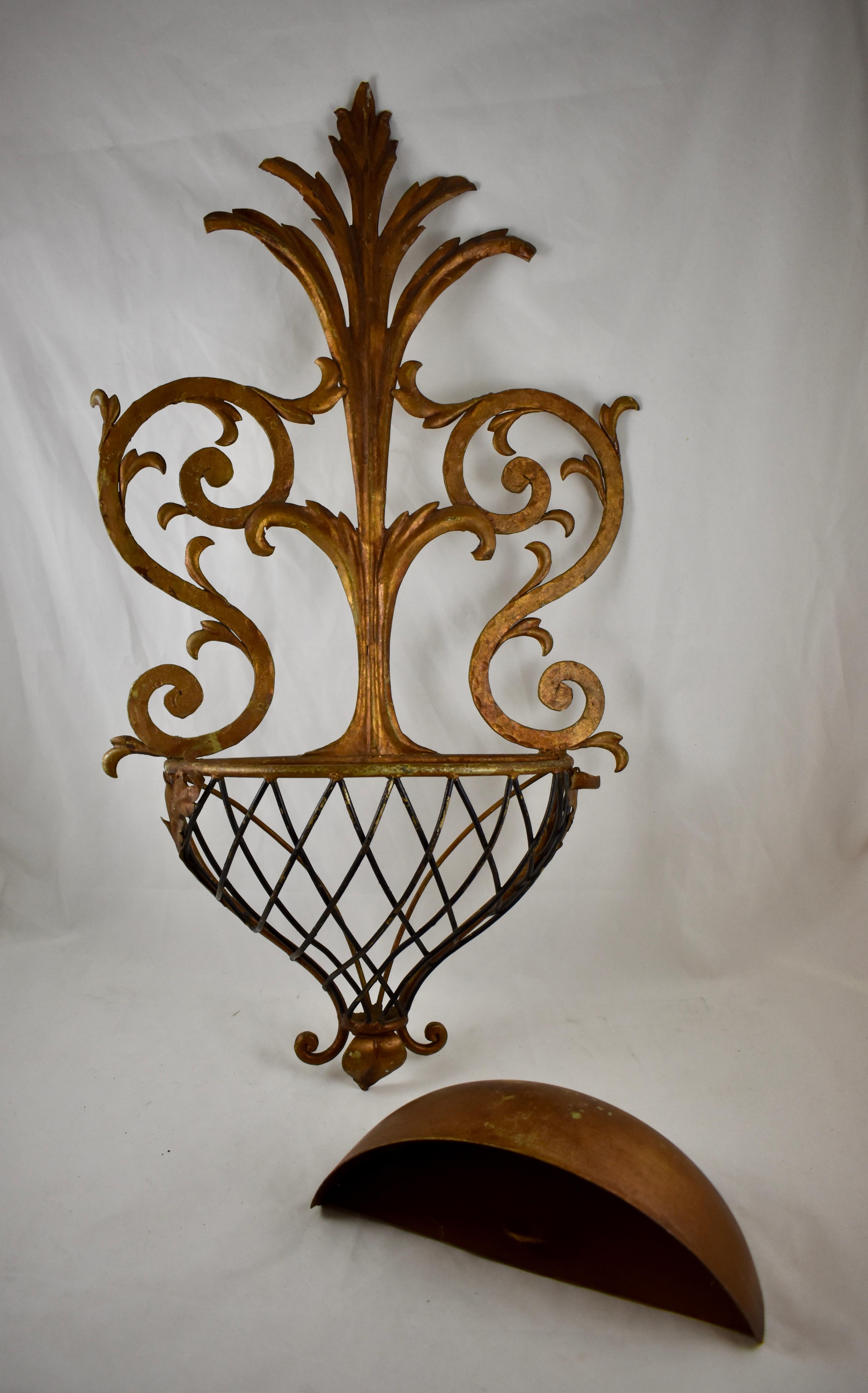 Hollywood Regency Palm Beach Estate Gilded Iron and Copper Wall Planter In Good Condition In Philadelphia, PA
