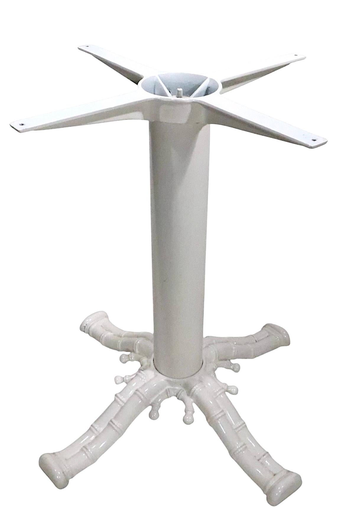 Américain Table de salle à manger de style Hollywood Regency Palm Beach Modern Dinette de Kessler en vente