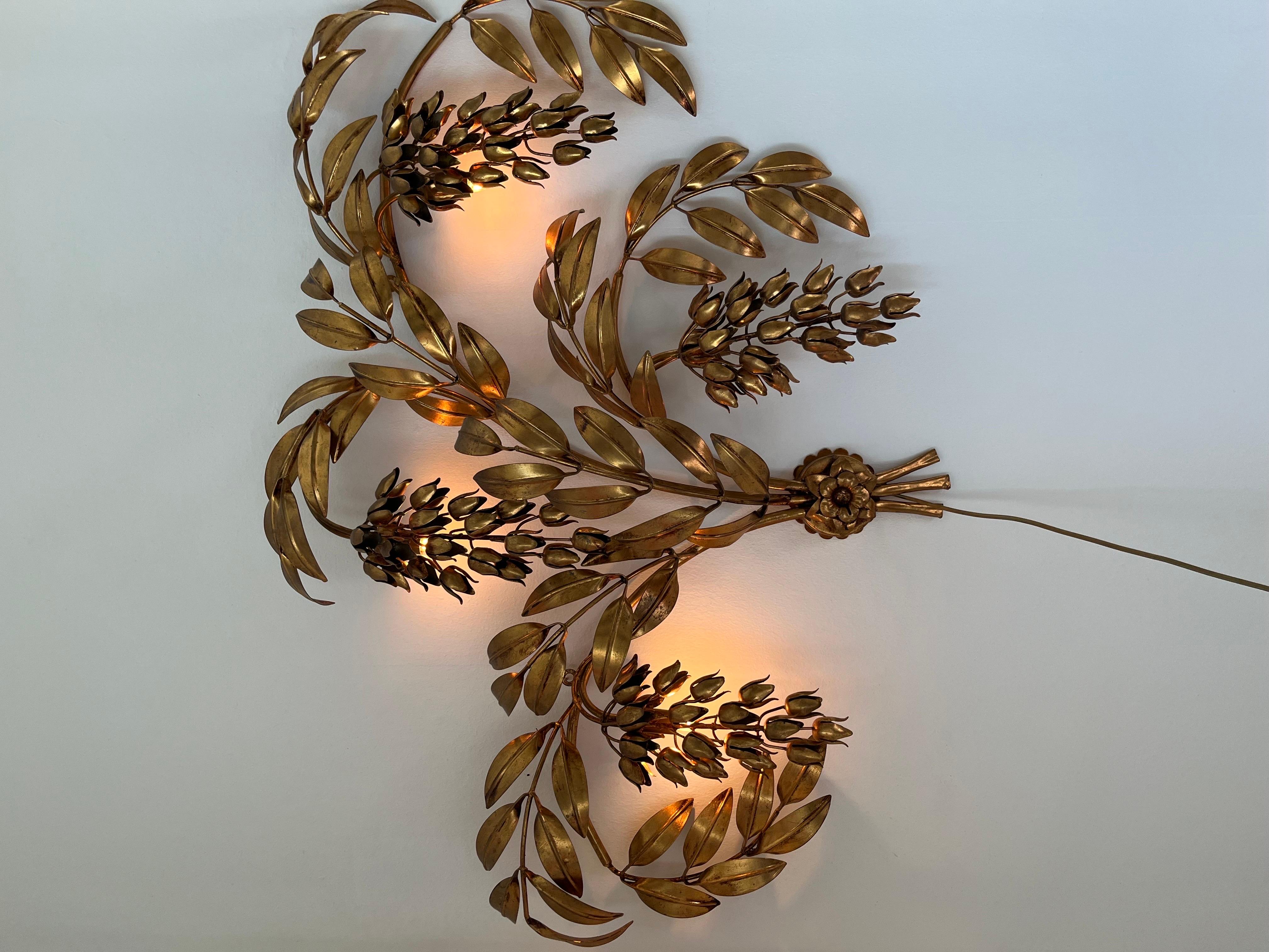 Hollywood Regency palm leaf wall sconce attributed to Hans Kögl For Sale 5