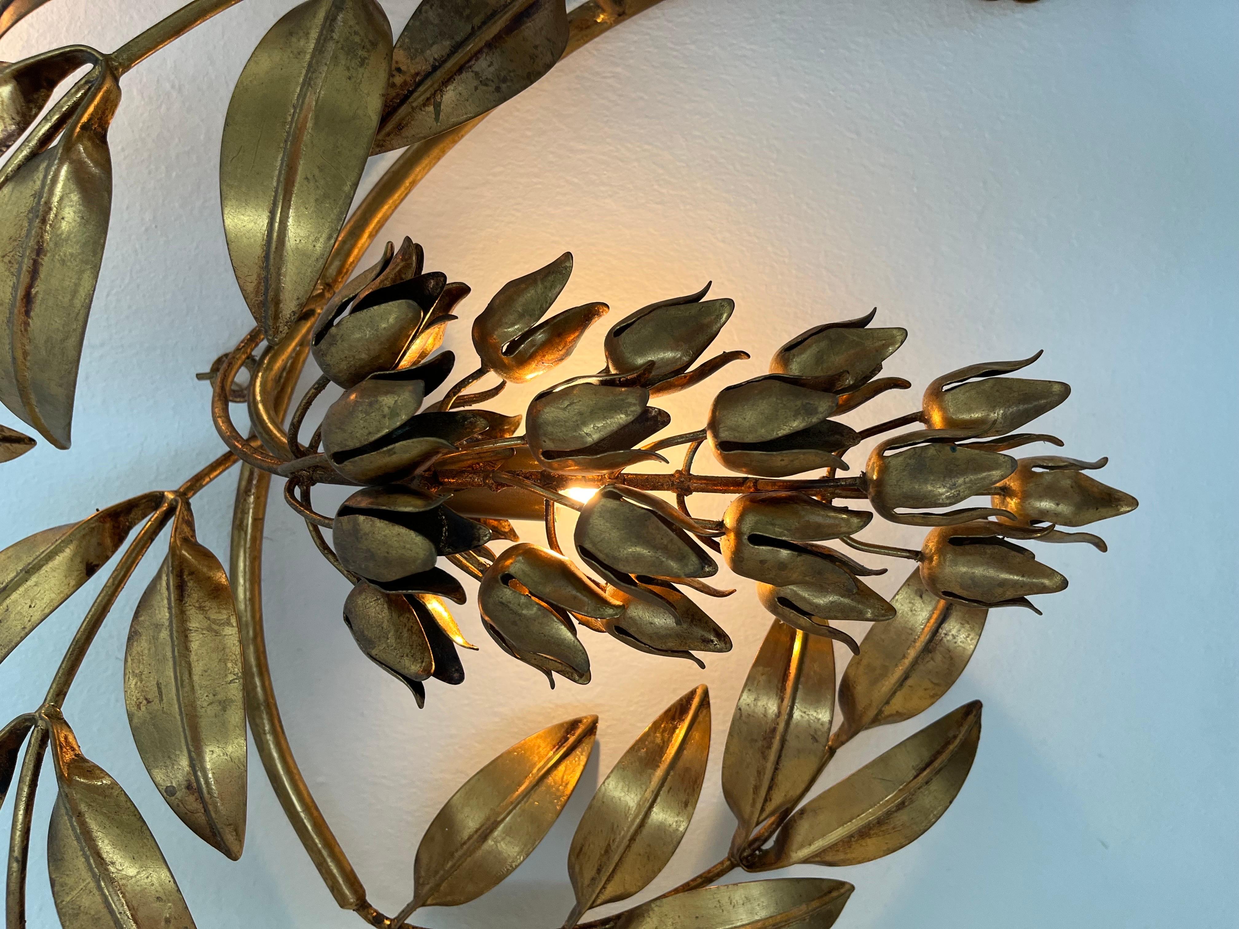 Hollywood Regency palm leaf wall sconce attributed to Hans Kögl For Sale 6