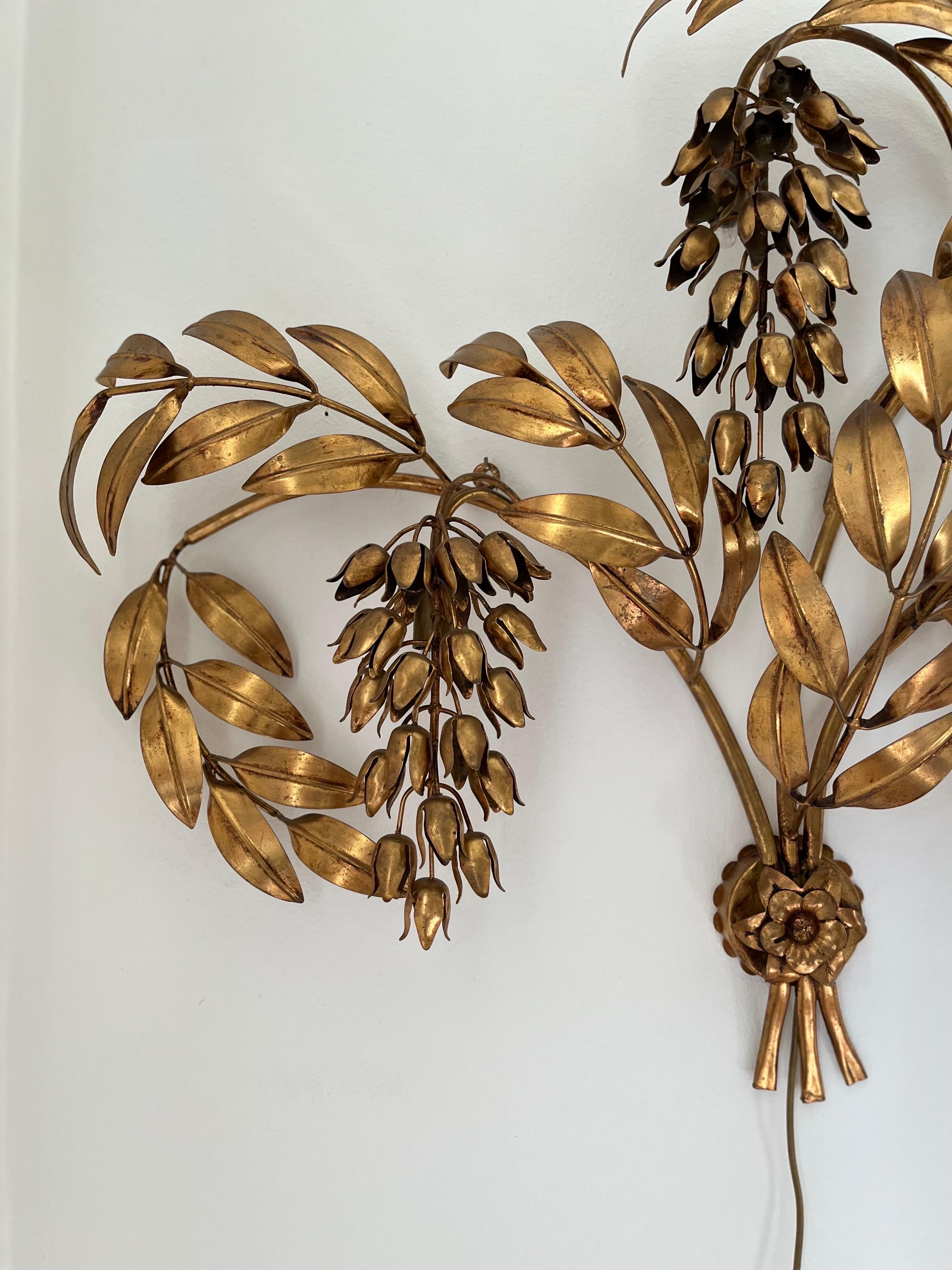 Hollywood Regency palm leaf wall sconce attributed to Hans Kögl In Good Condition For Sale In Frederiksberg C, DK