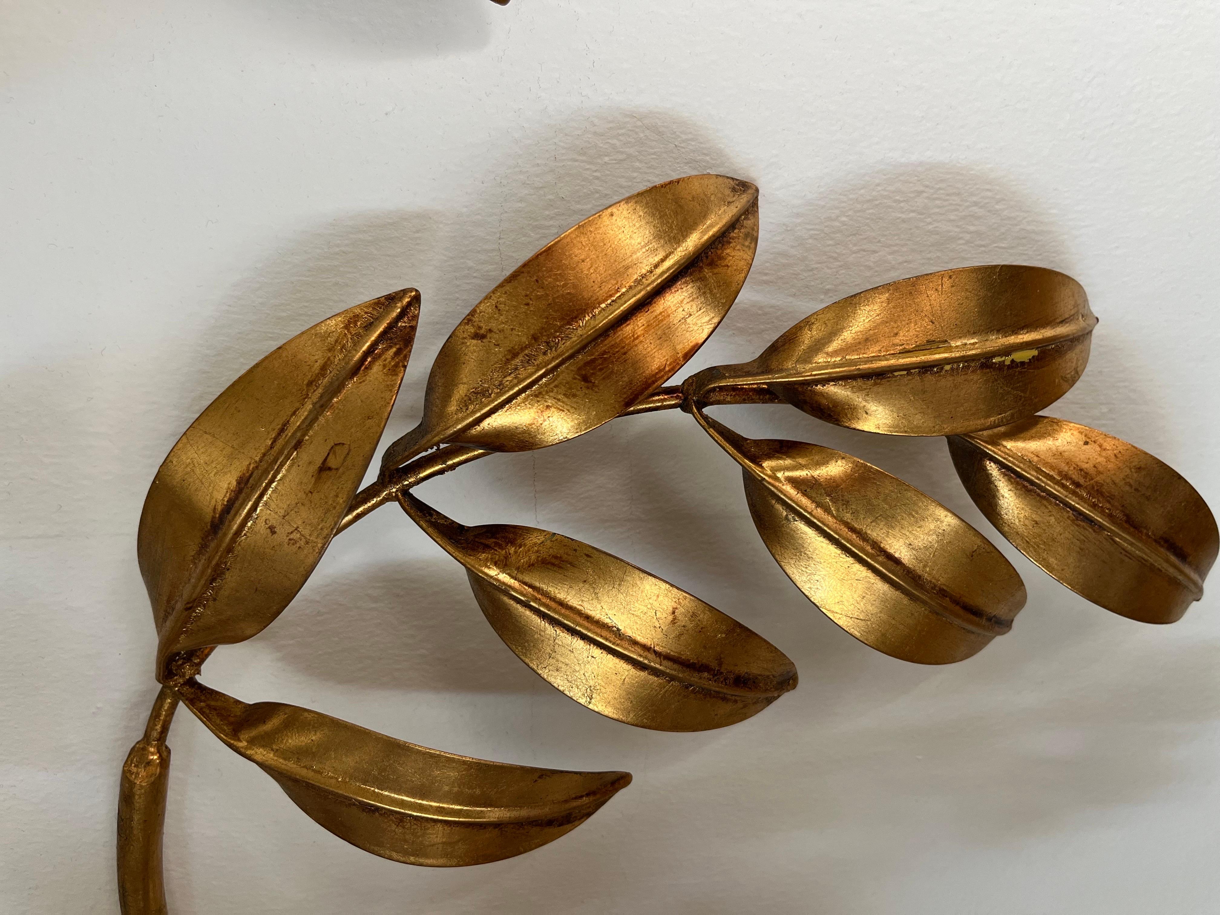 Hollywood Regency palm leaf wall sconce attributed to Hans Kögl For Sale 2