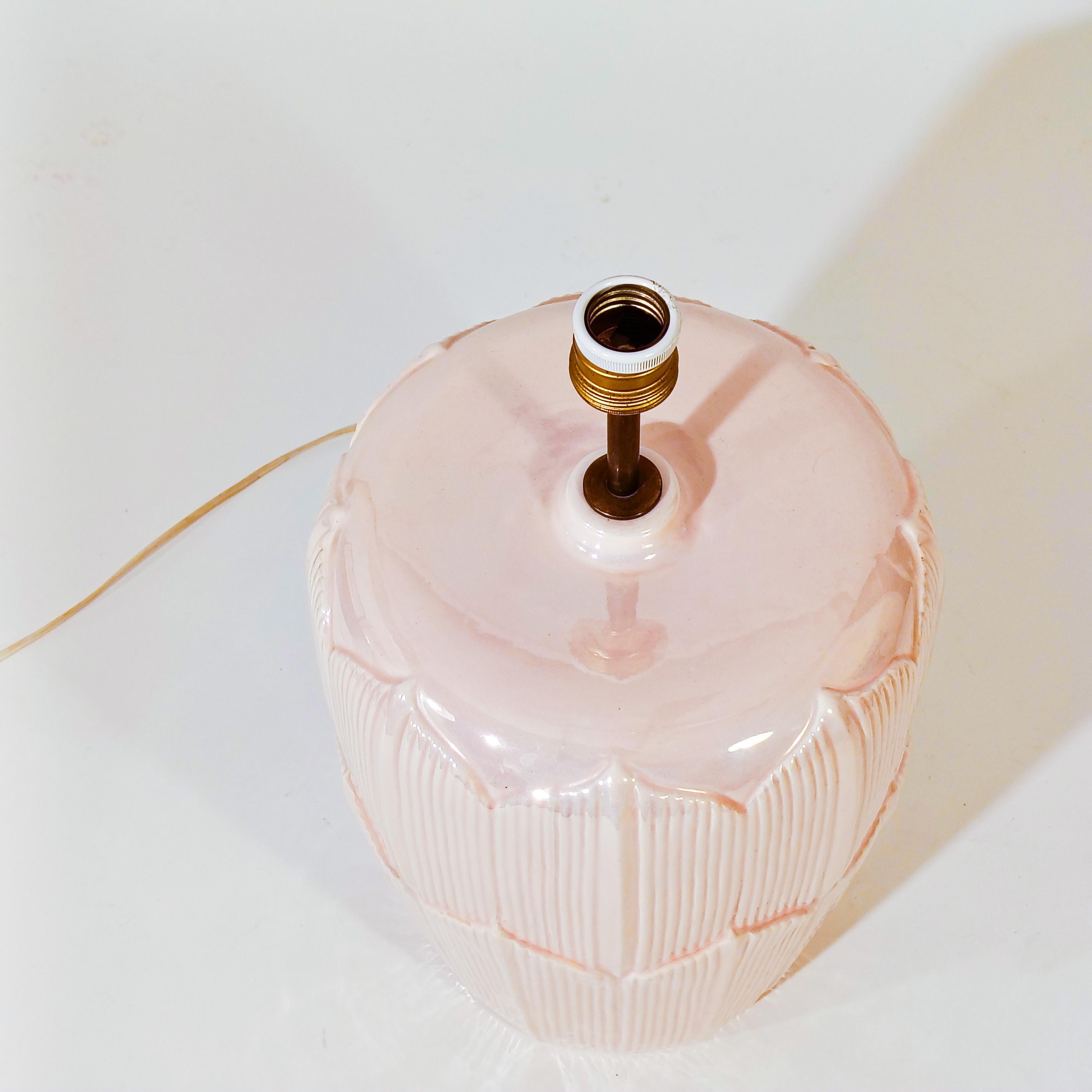 Vernissé Hollywood Regency. Lampe de table en céramique avec feuilles de palmier par Bondia, Espagne, années 1960 en vente