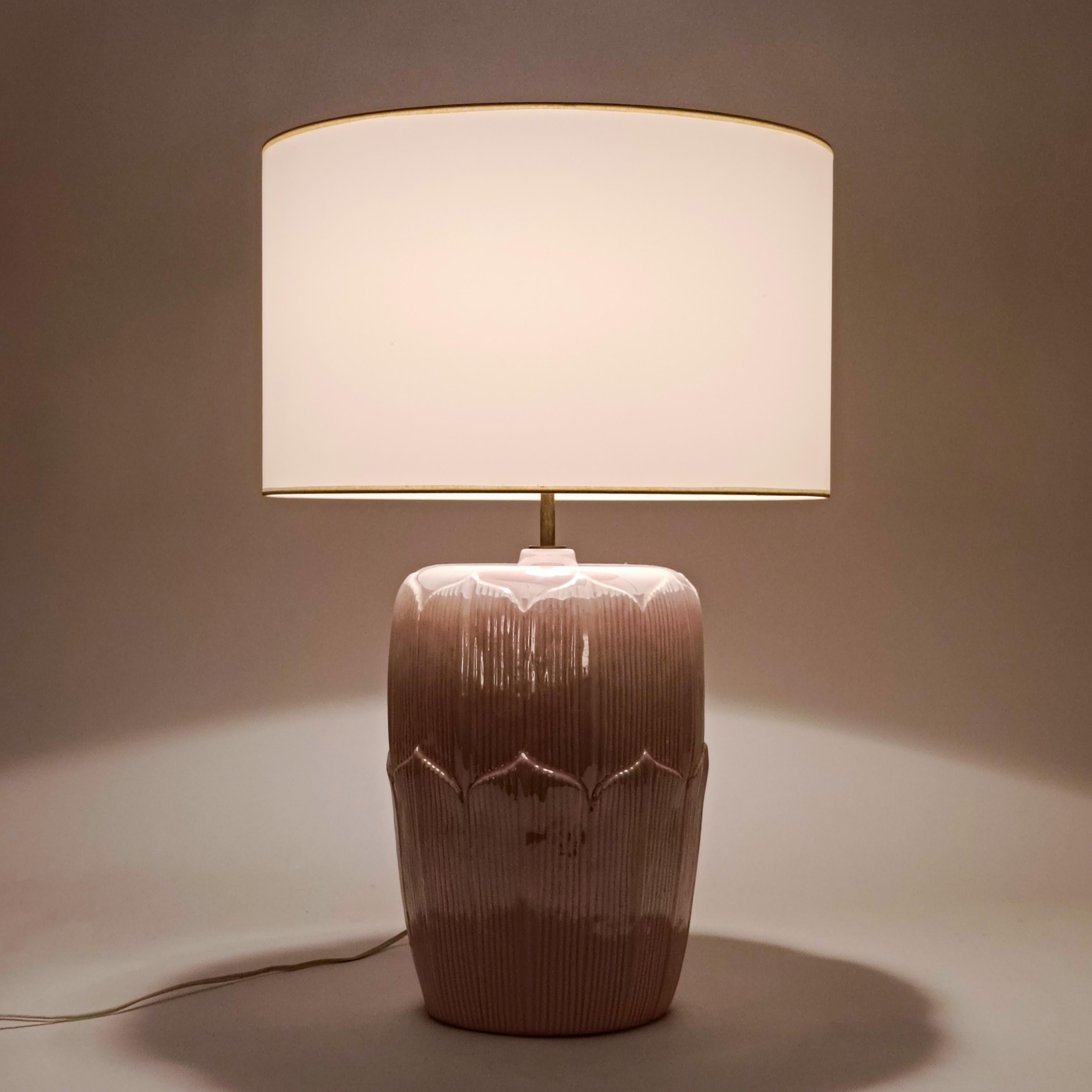 Milieu du XXe siècle Hollywood Regency. Lampe de table en céramique avec feuilles de palmier par Bondia, Espagne, années 1960 en vente