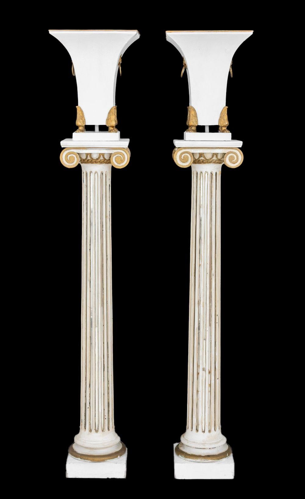 Torciere in metallo patinato Hollywood Regency, 2 in vendita 5