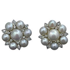 Orecchini Hollywood Regency con perle e diamanti in oro bianco 14 carati