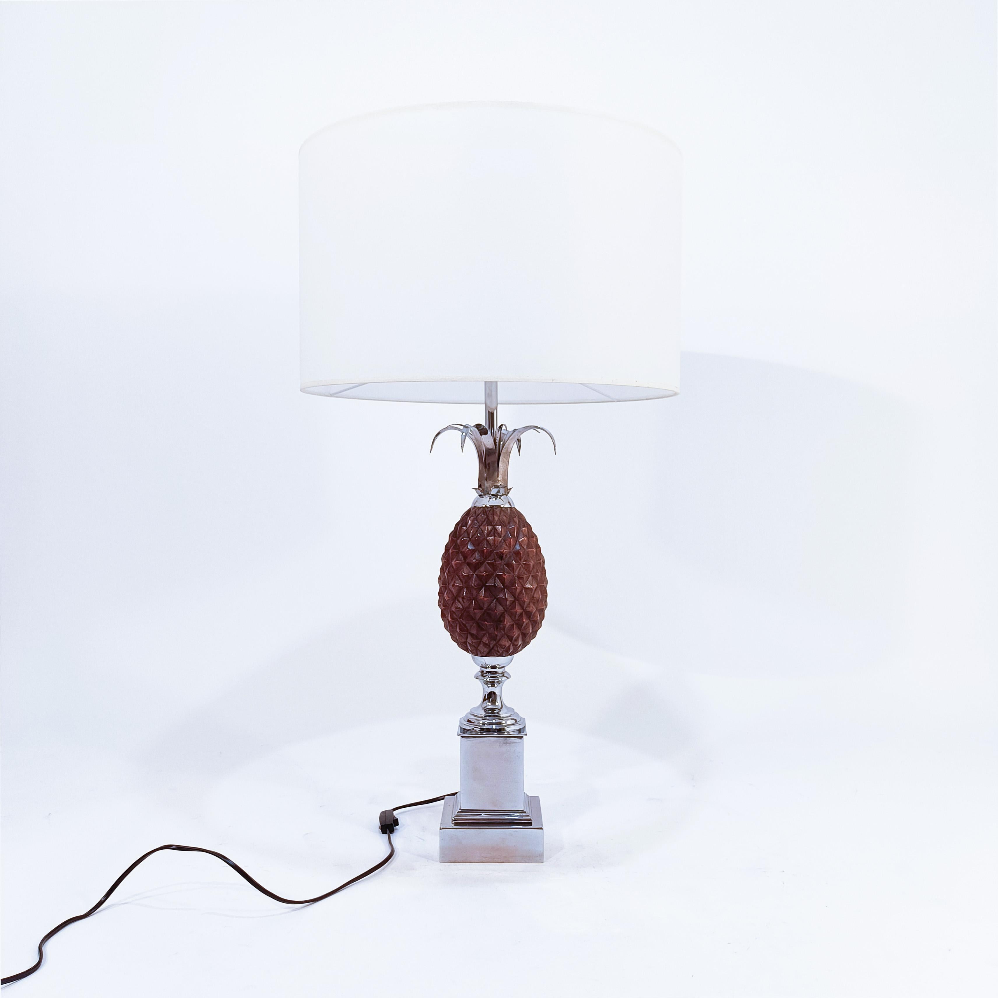 French Hollywood Regency. Pineapple table lamp by Maison Charles, France, 1960s For Sale