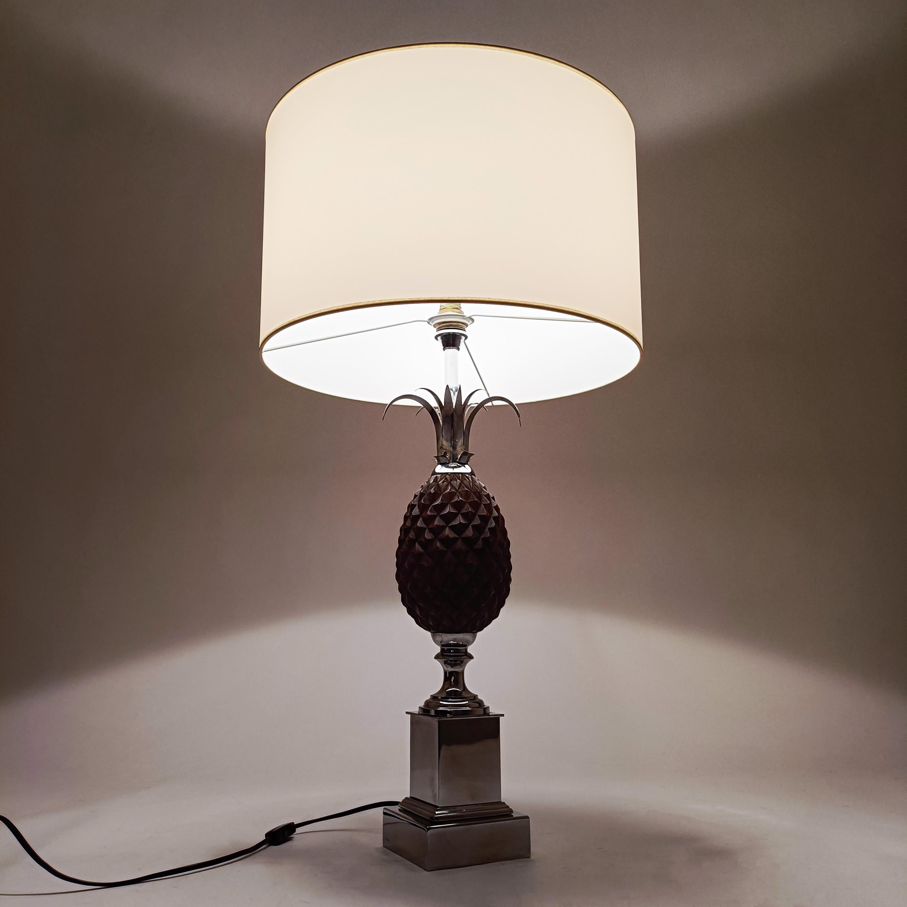 Metal Hollywood Regency. Pineapple table lamp by Maison Charles, France, 1960s For Sale