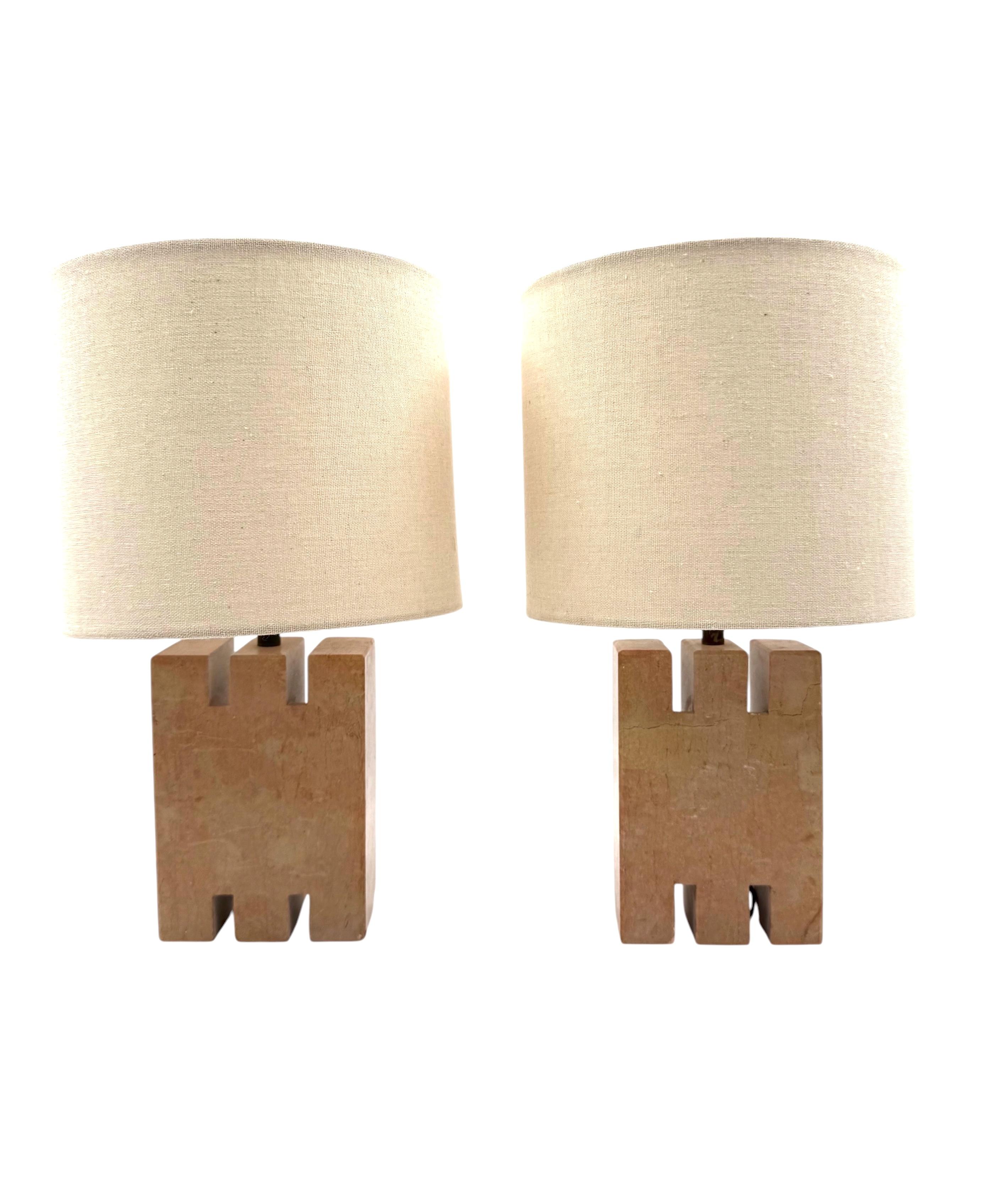 Hollywood regency pink marble set of 2 table lamps, France 1970s en venta 5