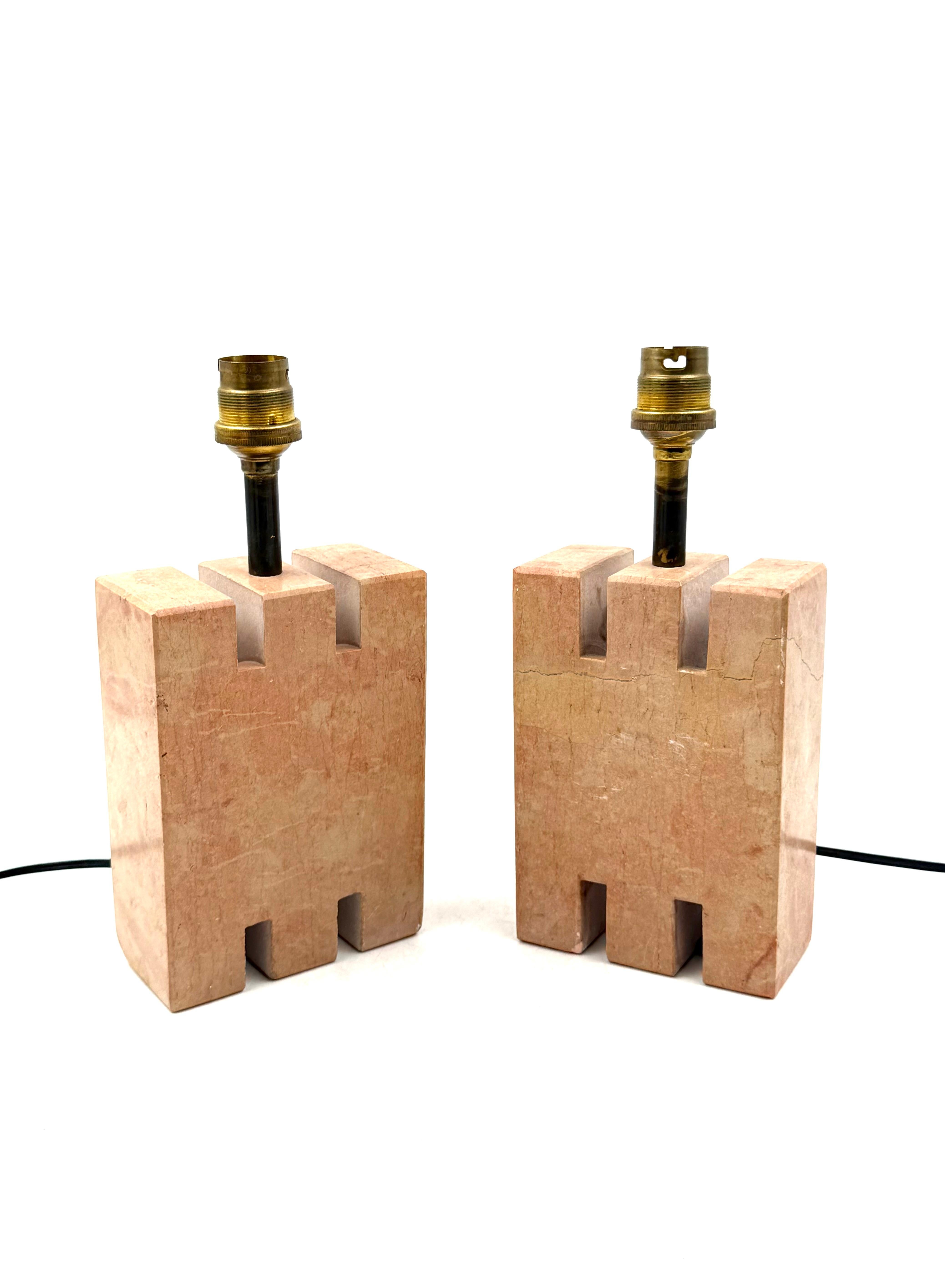 Hollywood regency pink marble set of 2 table lamps, France 1970s en venta 2