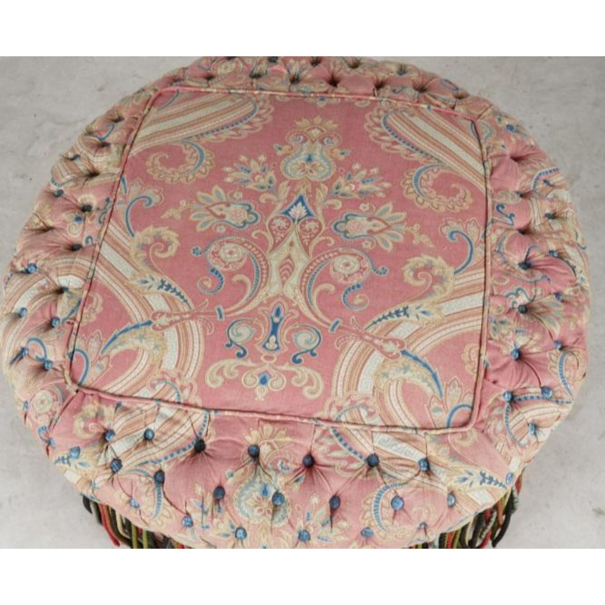 Hollywood Regency Pink Paisley Tufted Upholstered Round Ottoman In Good Condition In LOS ANGELES, CA