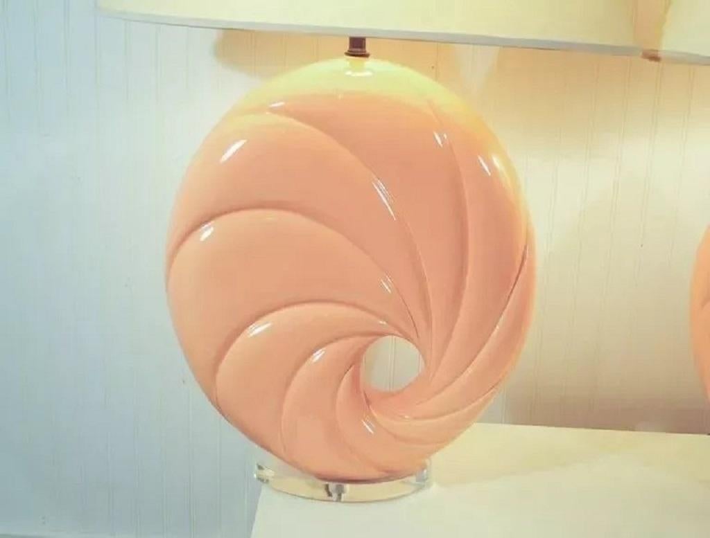 Hollywood Regency Pink Swirl Shell Form Ceramic Lucite Round Table Lamps - Pair In Good Condition For Sale In Philadelphia, PA
