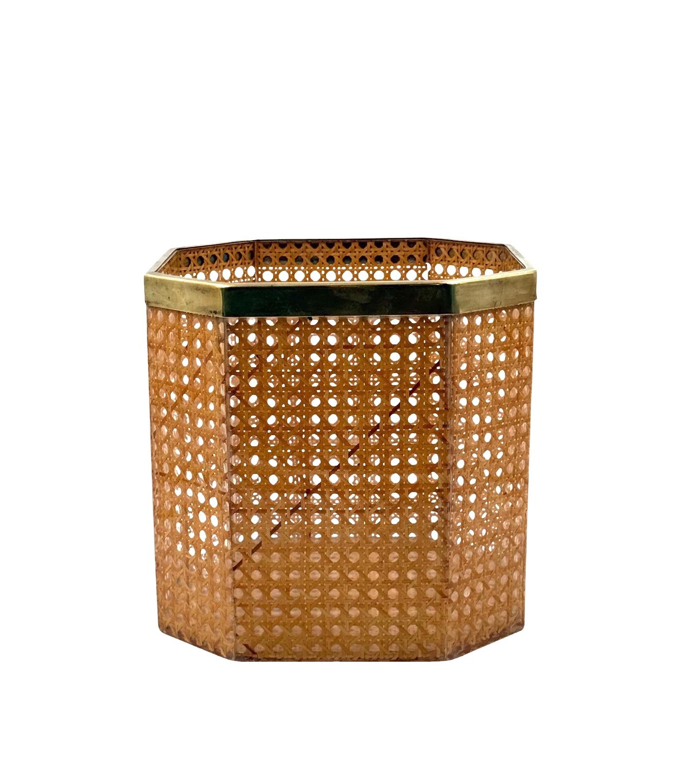 Corbeille à papier en plexiglas et paille, Christian Dior 1980 en vente 6