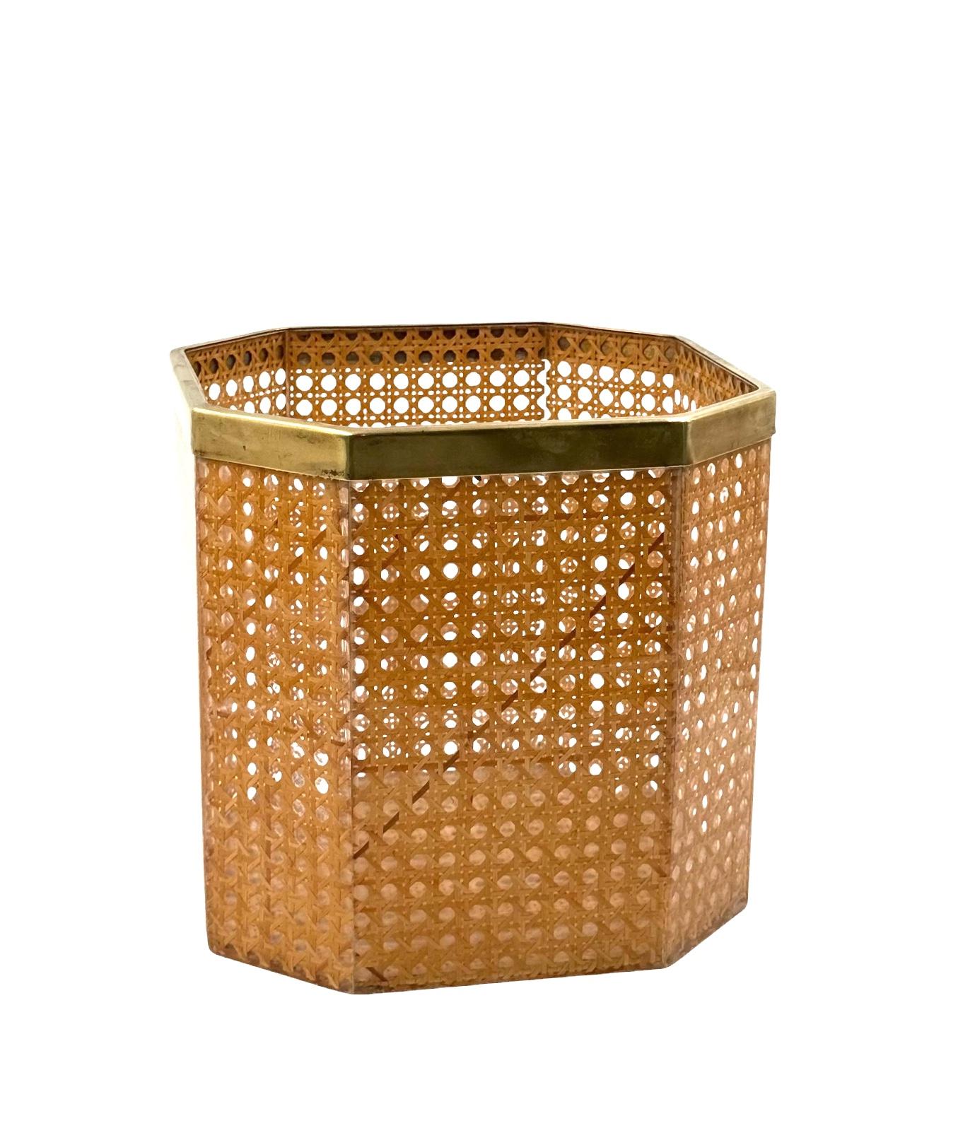 Corbeille à papier en plexiglas et paille, Christian Dior 1980 en vente 7