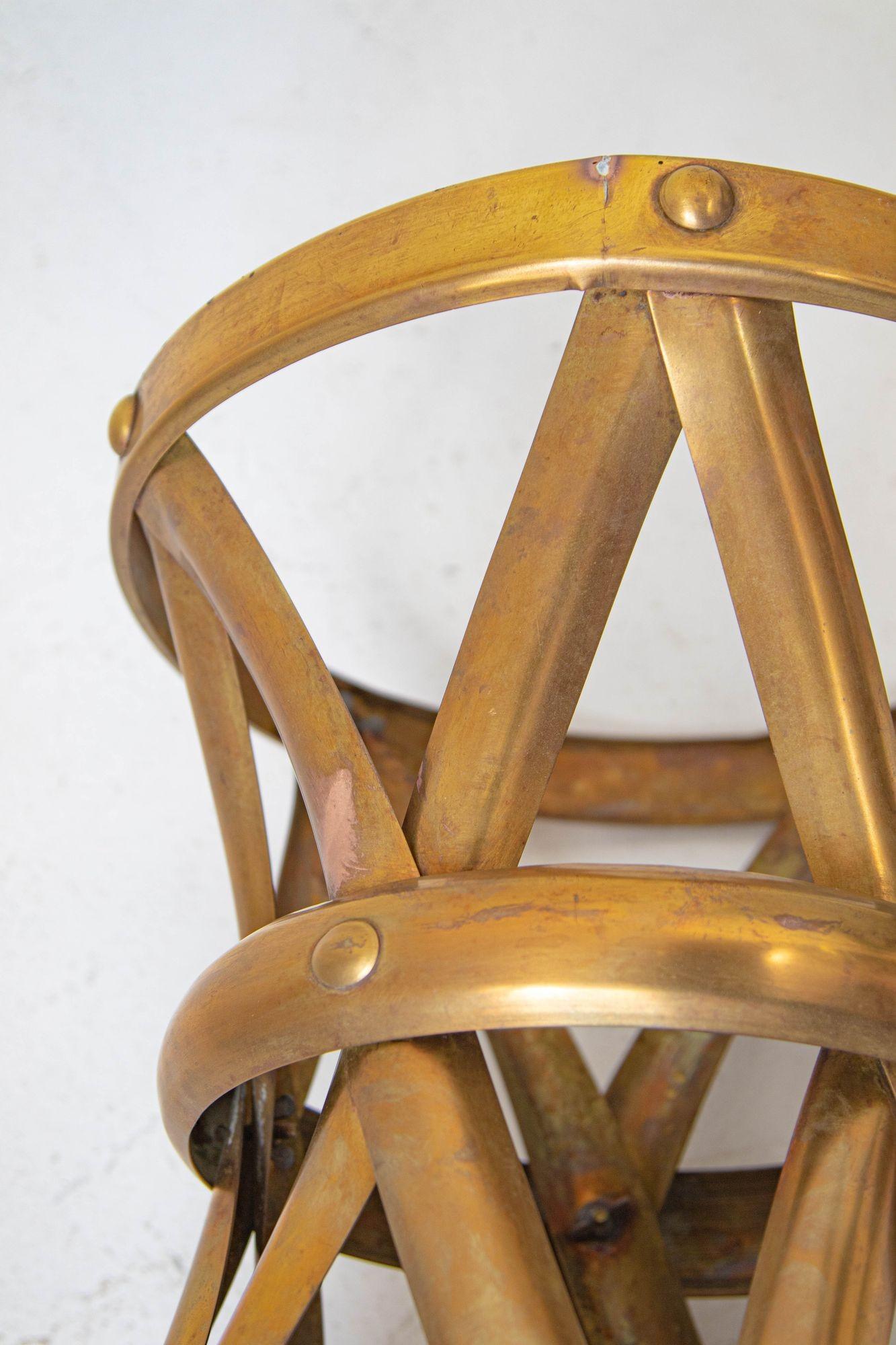 Taburete o mesa auxiliar de tambor de latón pulido Hollywood Regency, Mediados de siglo, 1950 en venta 4