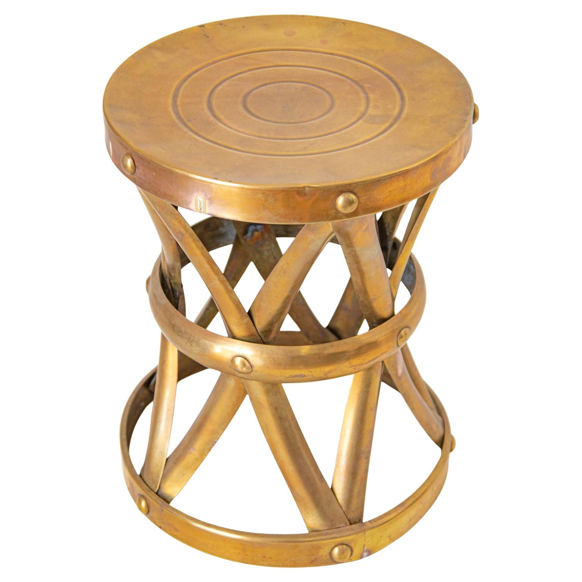 Taburete o mesa auxiliar de tambor de latón pulido Hollywood Regency, Mediados de siglo, 1950 en venta
