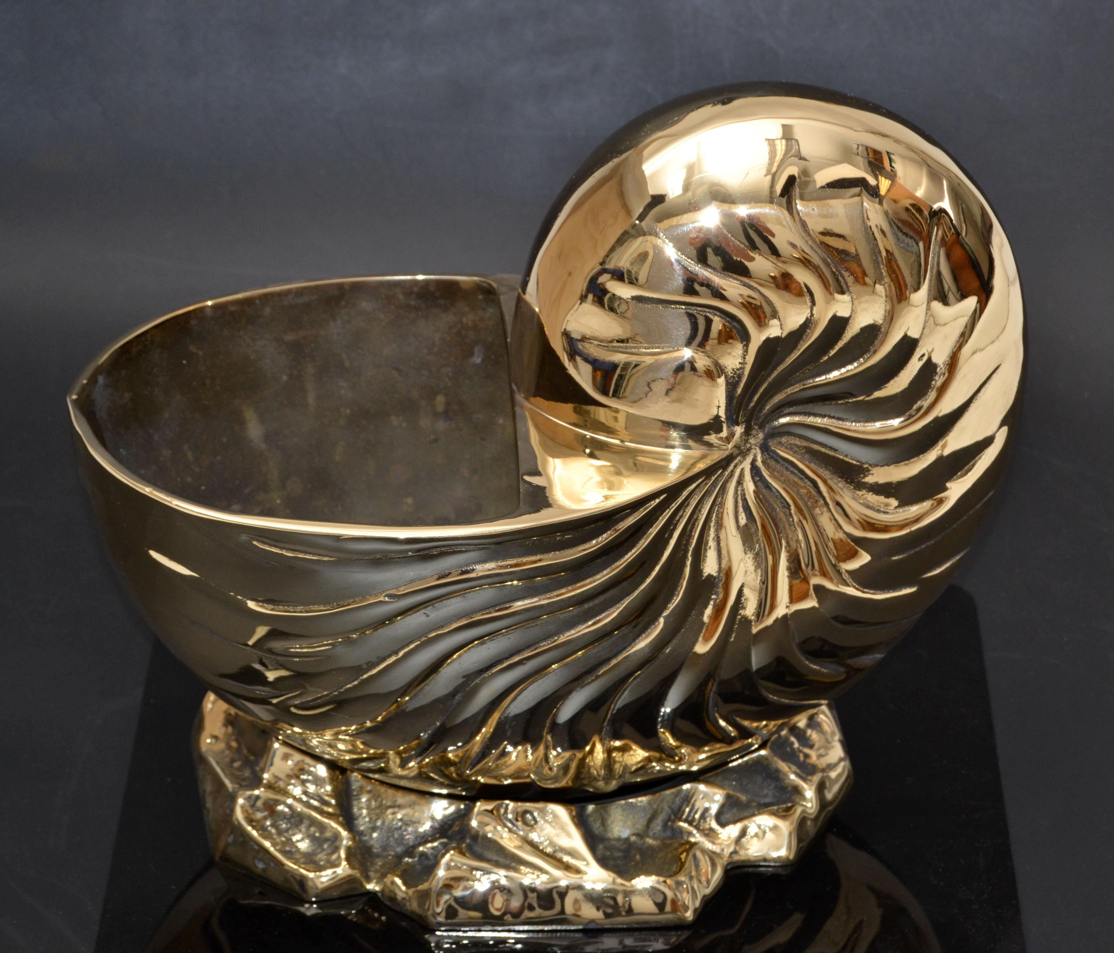 Hollywood Regency Polished Bronze Nautical Seashell Footed Planter In Good Condition In Miami, FL