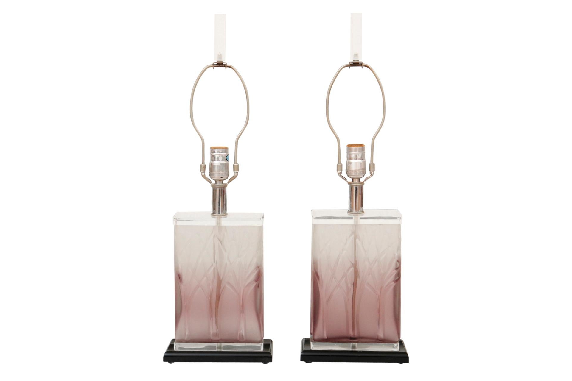 Hollywood Regency Purple Lucite Table Lamps, a Pair In Good Condition For Sale In Bradenton, FL