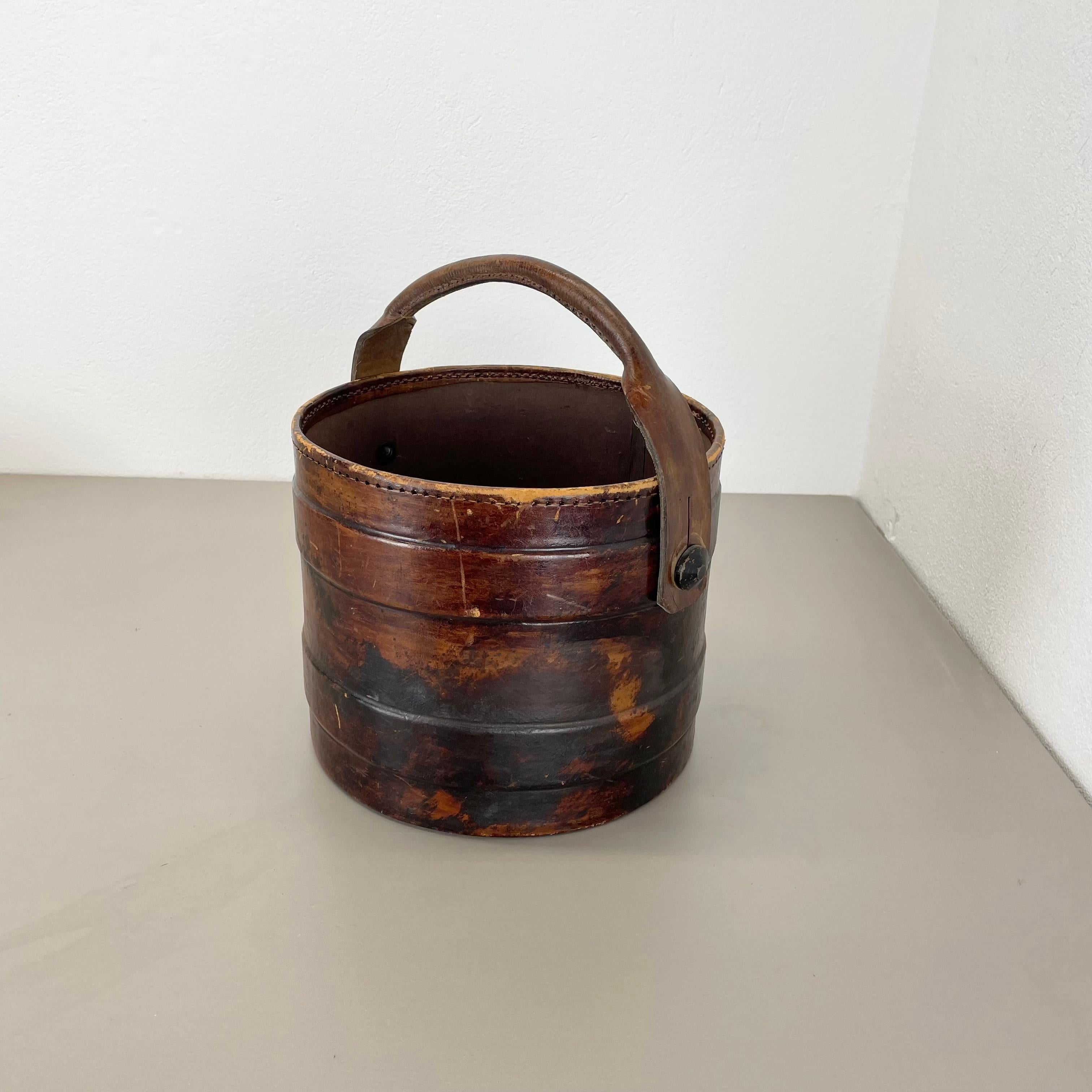 Bauhaus Hollywood Regency Real Argentinian Leather Waste Paper Basket, Italy, 1970s For Sale