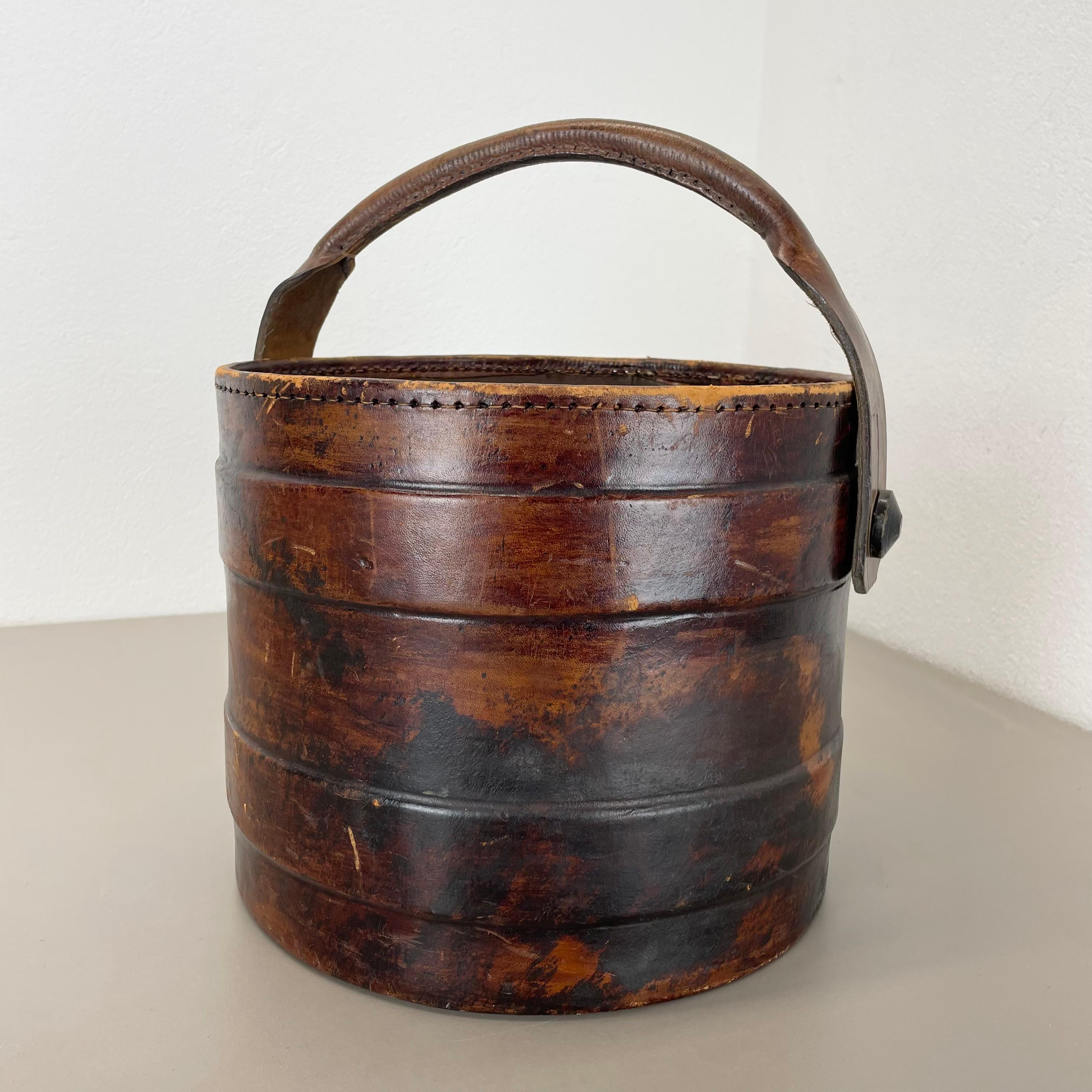 Italian Hollywood Regency Real Argentinian Leather Waste Paper Basket, Italy, 1970s For Sale