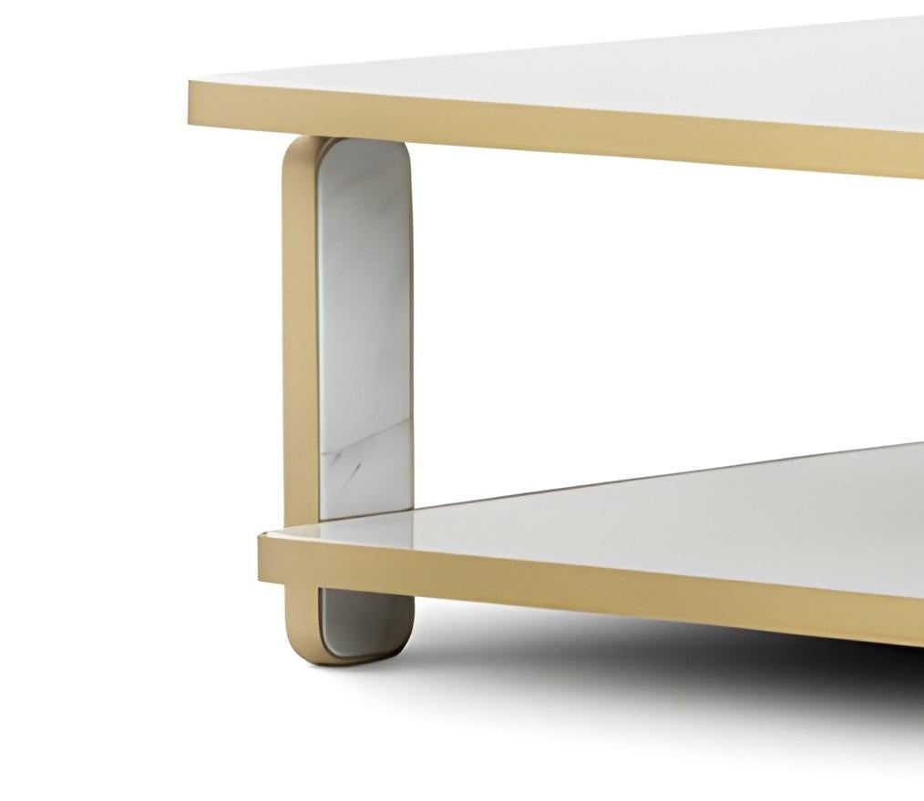 Moderne Hollywood Regency Rectangular Coffee Table In Brass and Marble By Jose De Castro en vente