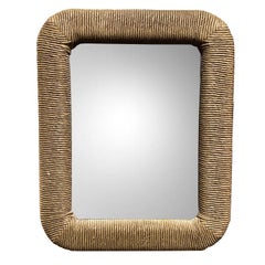 Miroir mural rectangulaire enveloppé de rotin Hollywood Regency - 1970