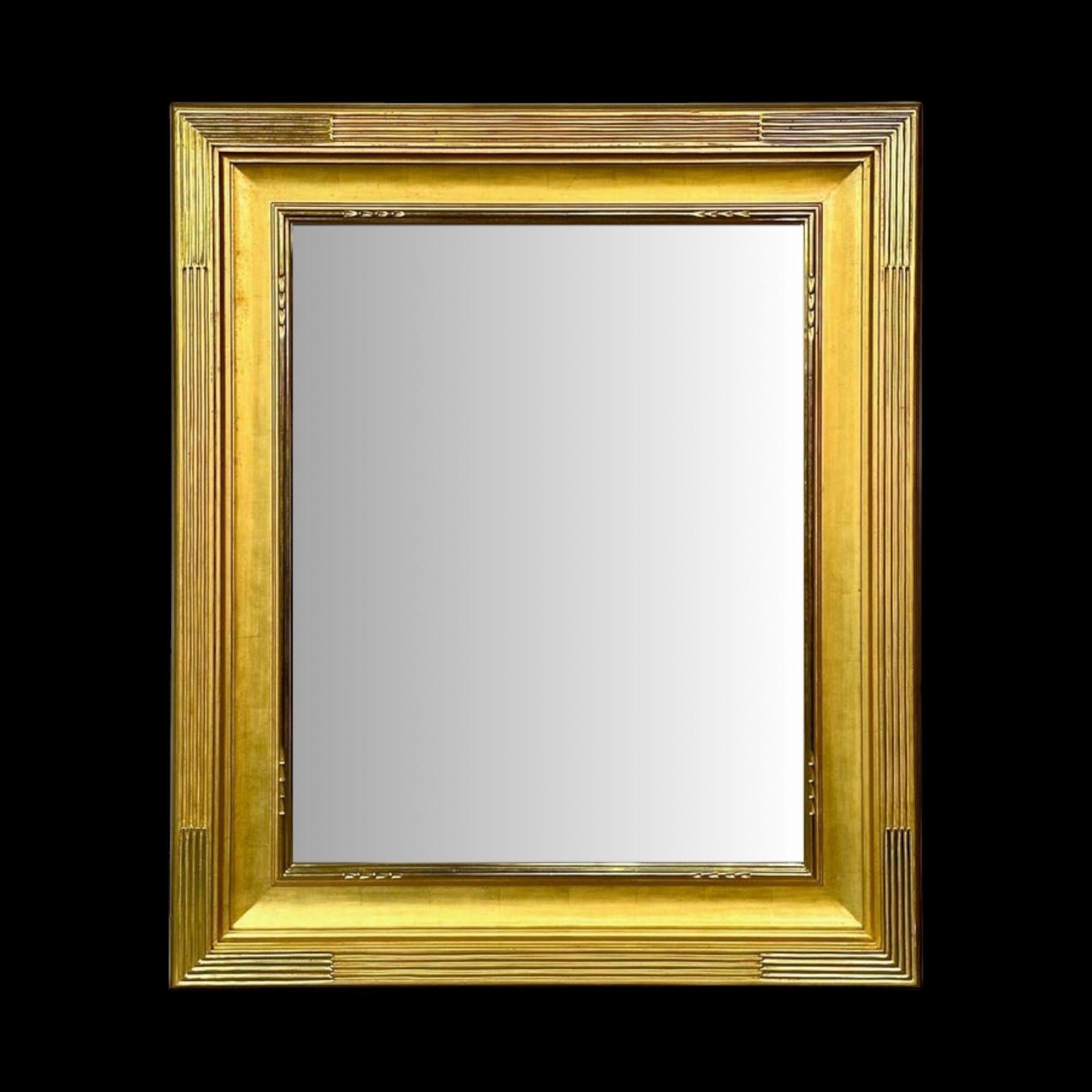 Hollywood Regency, Espejo de Pared Rectangular, Madera Dorada Tallada, Dorado al Agua, S. XXI en Bueno estado para la venta en Manhasset, NY