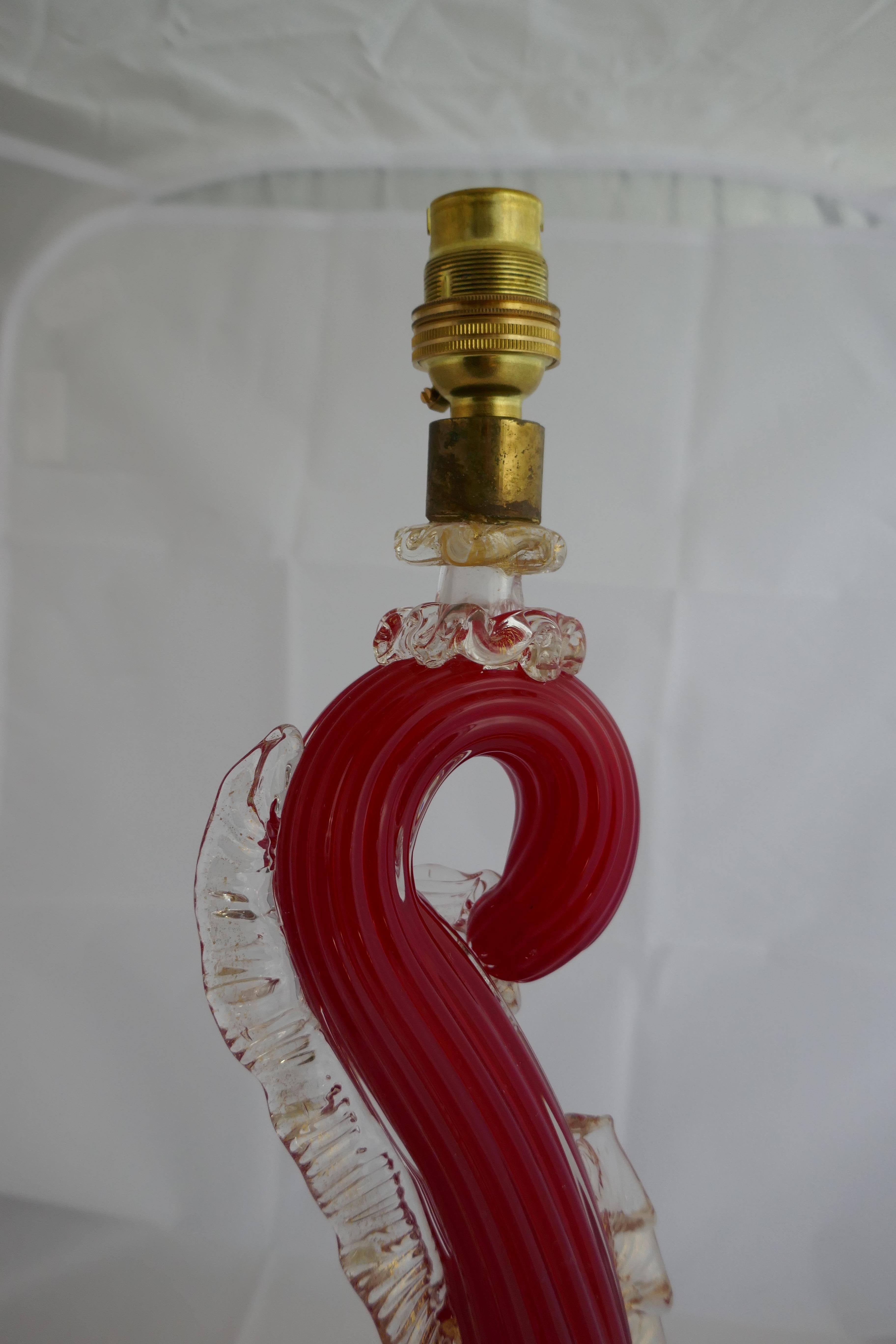Hollywood Regency Red Venetian Murano Glass Fish/Dolphin Glass Table Lamp In Good Condition In Godshill, Isle of Wight