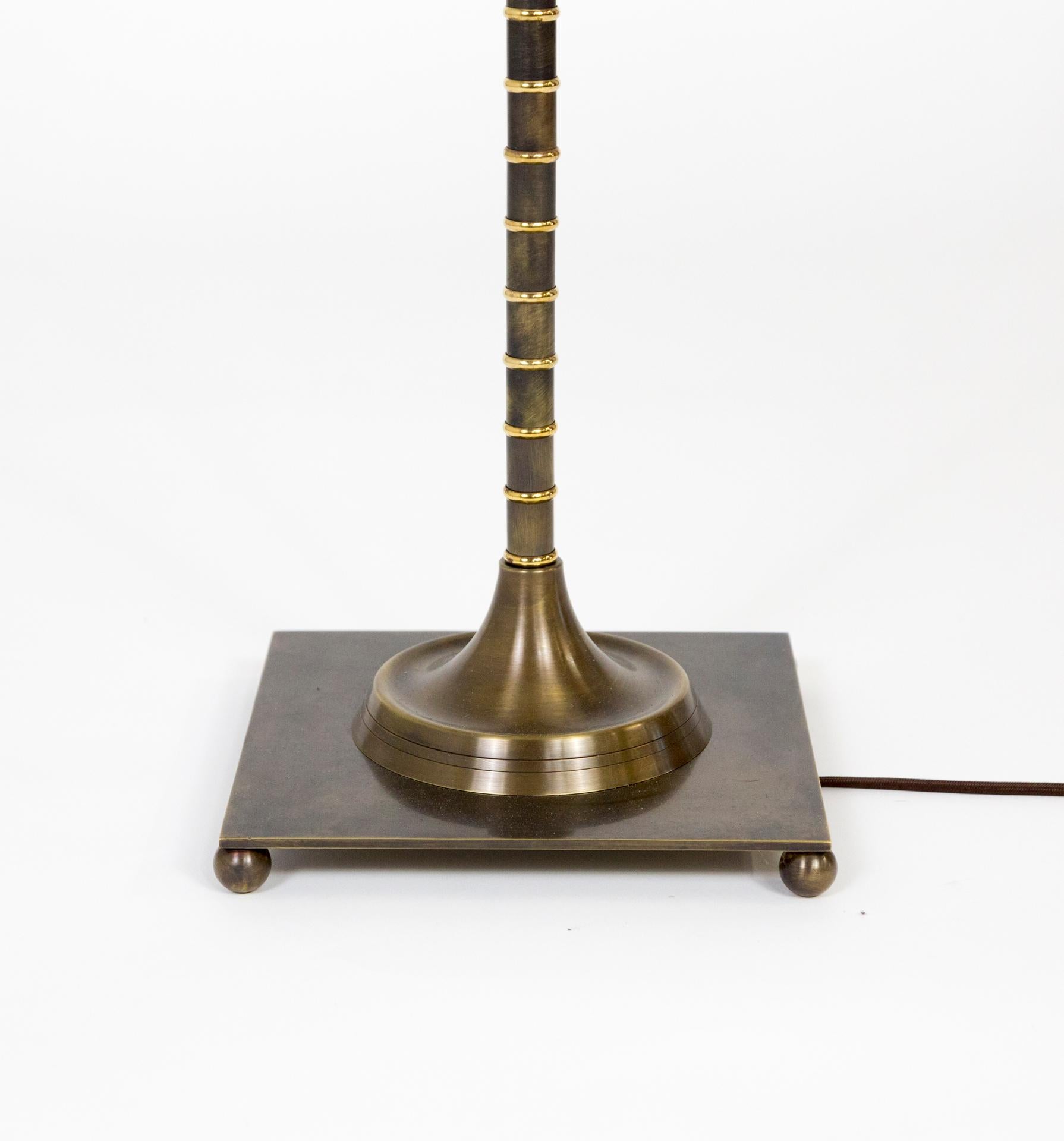Hollywood Regency Ribbed Brass Floor Lamp In Good Condition In San Francisco, CA
