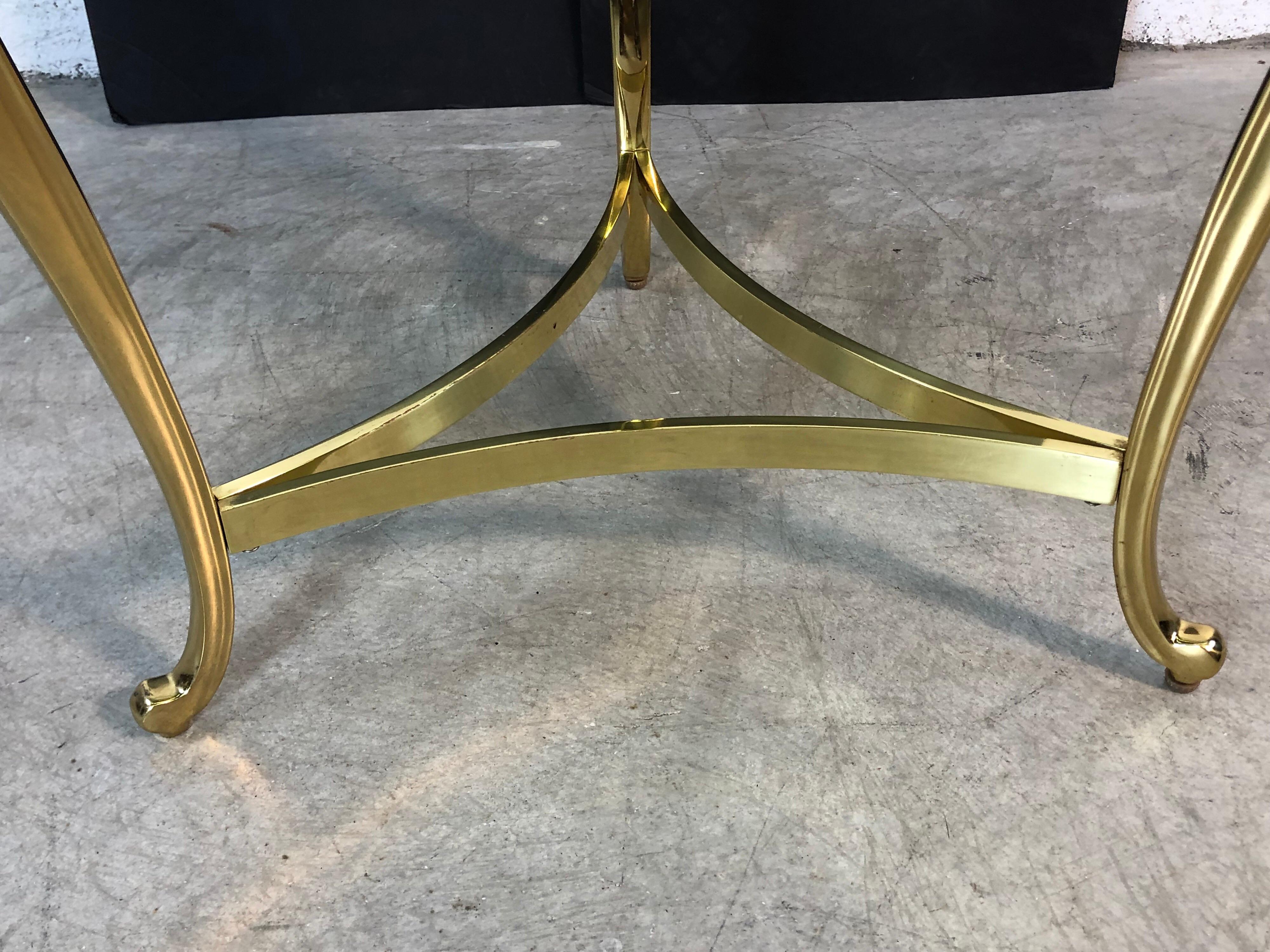 American Hollywood Regency Round Brass and Glass Table For Sale