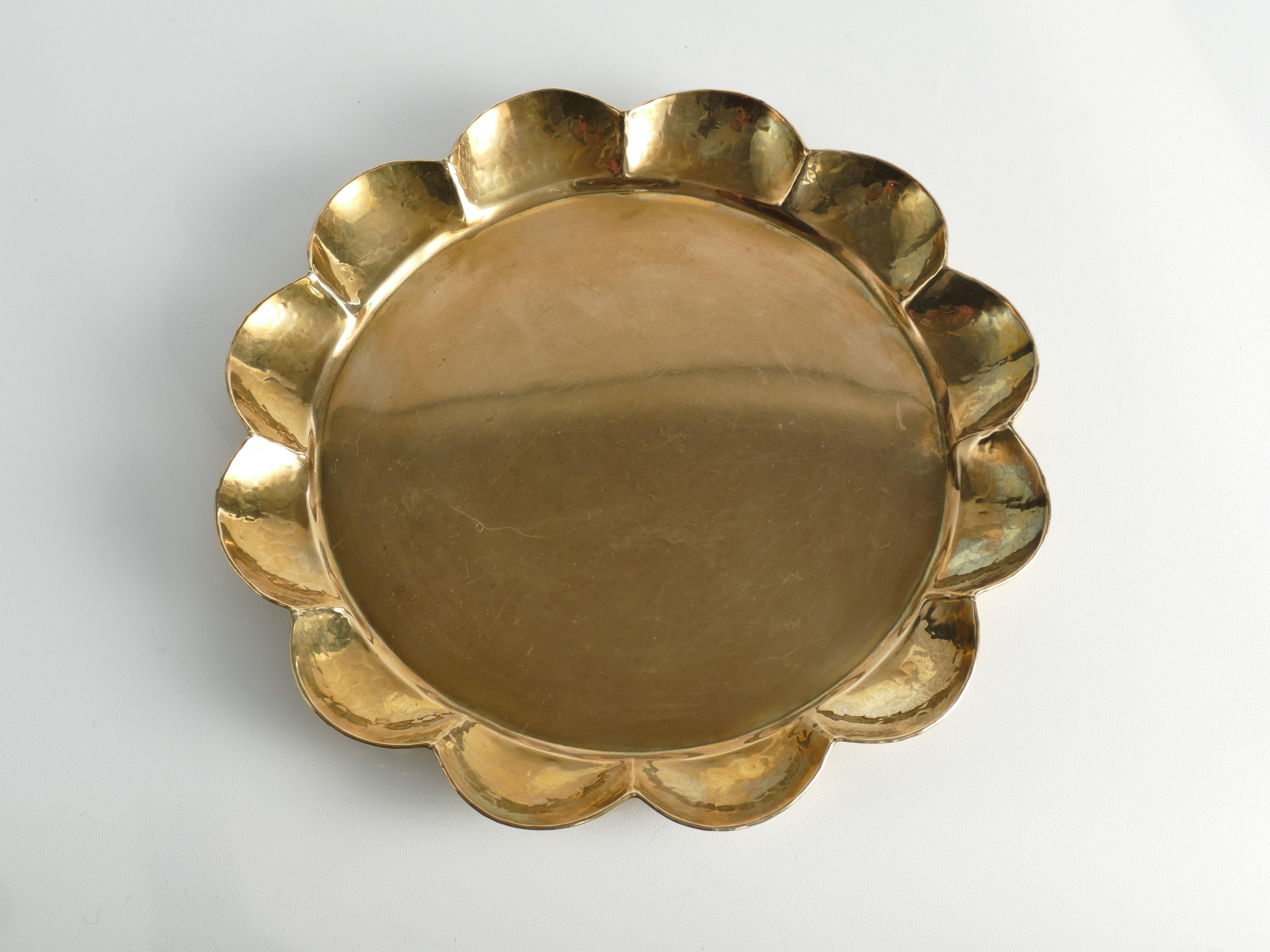 Hammered Hollywood Regency Round Brass Tray by Arvid Johansson, Arvika Konstsmide, Sweden For Sale