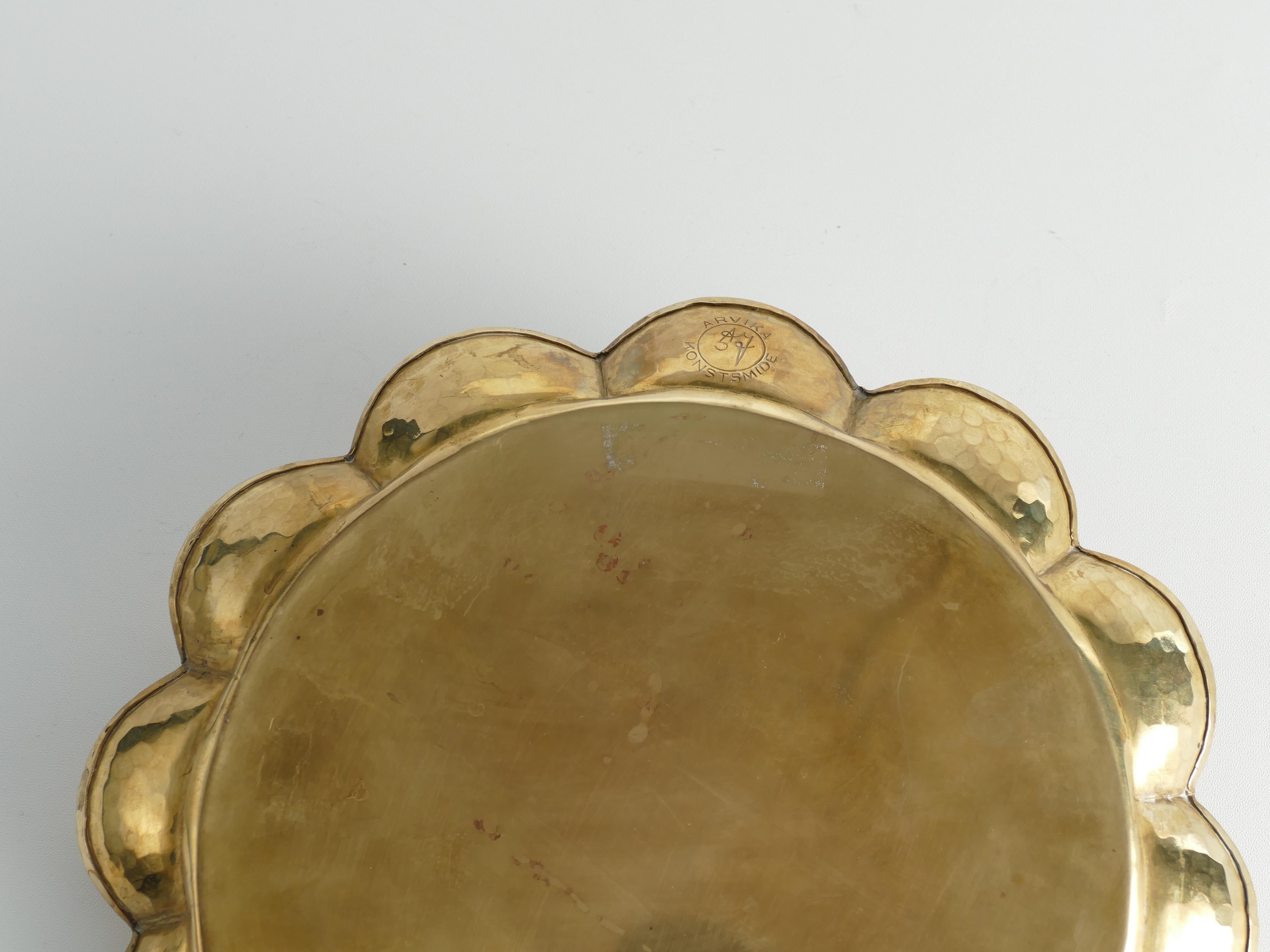 20th Century Hollywood Regency Round Brass Tray by Arvid Johansson, Arvika Konstsmide, Sweden For Sale