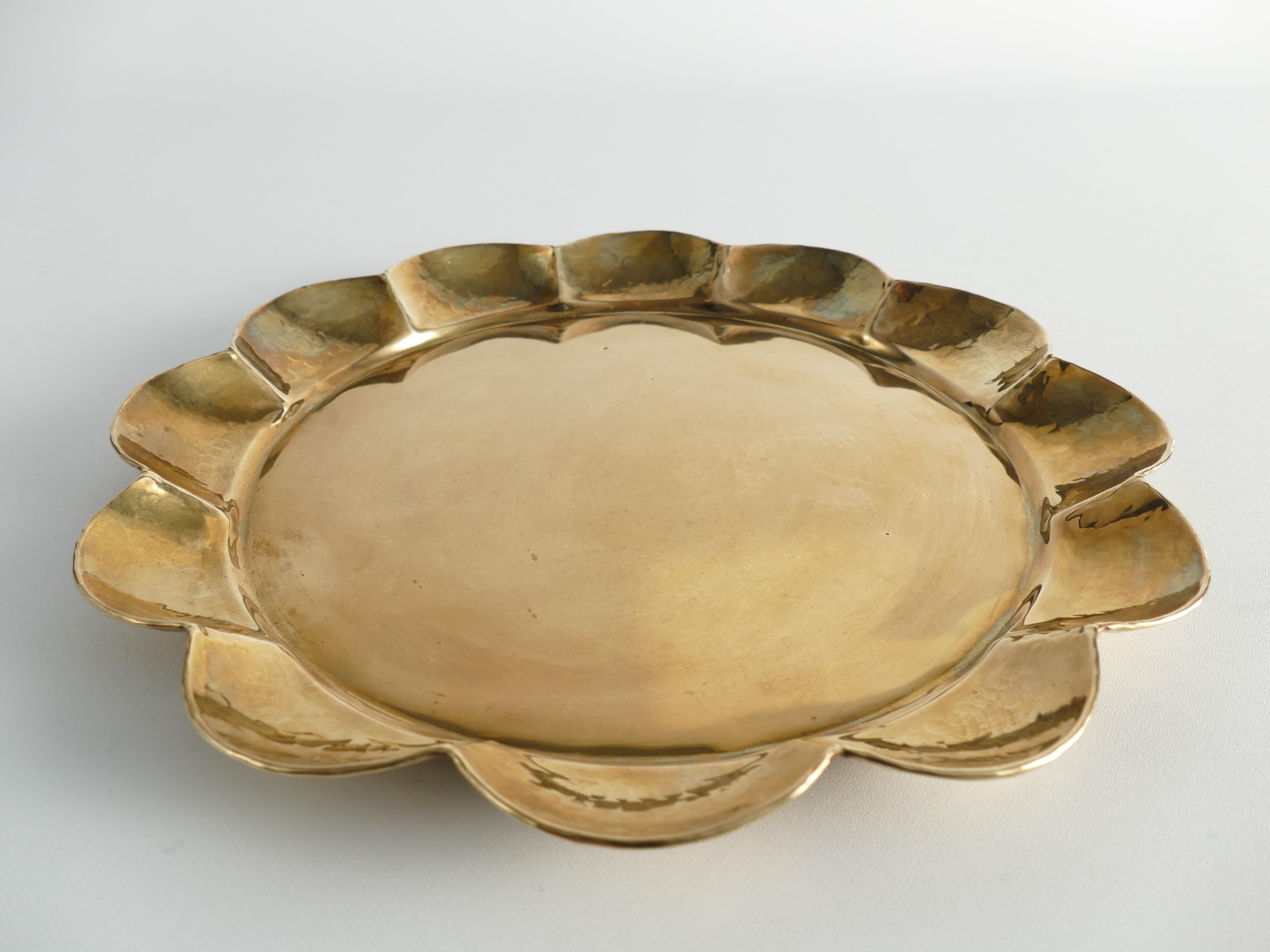 Hollywood Regency Round Brass Tray by Arvid Johansson, Arvika Konstsmide, Sweden For Sale 3