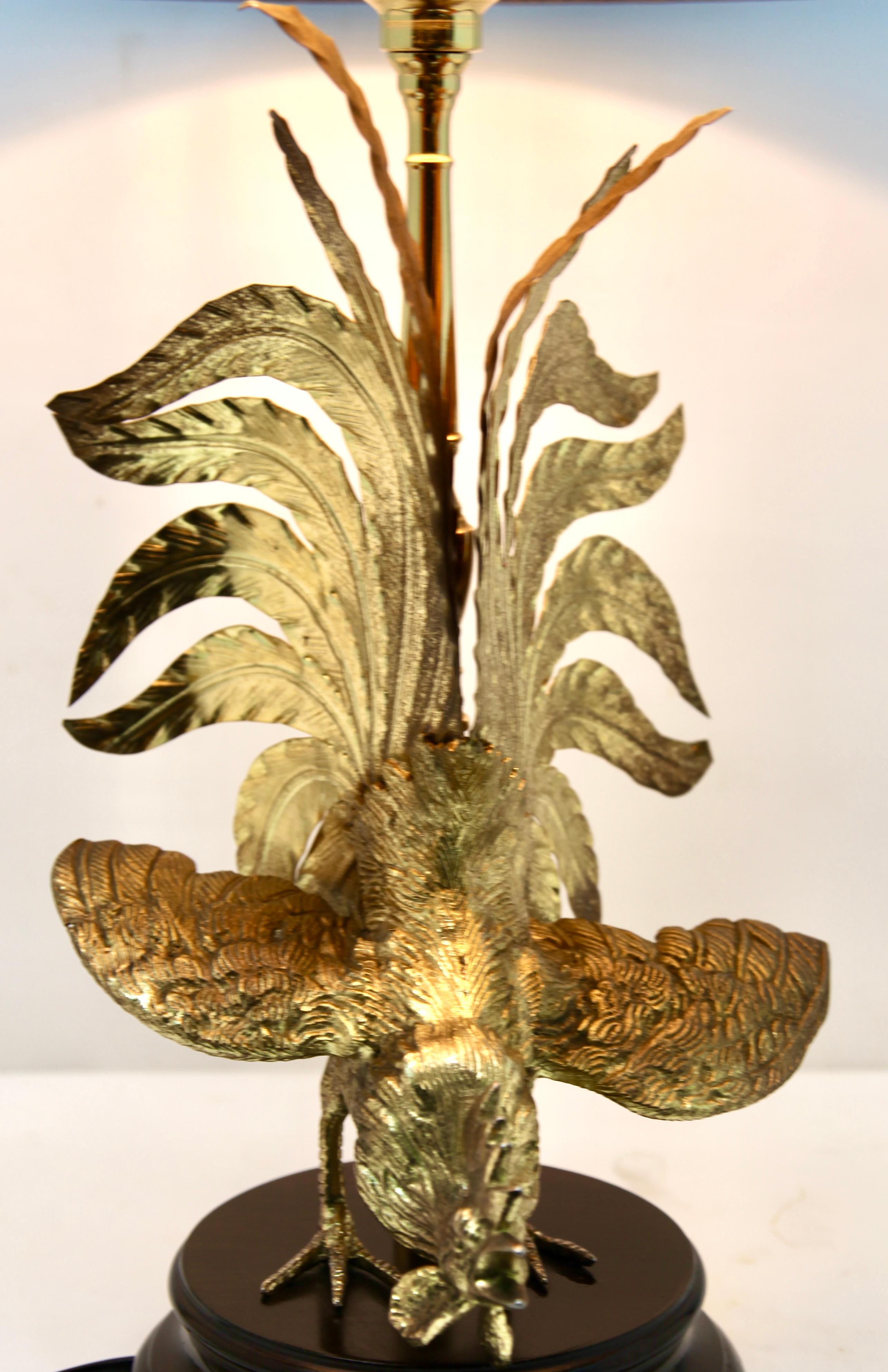 Hollywood Regency Sculptural Brass Cock Table Lamp In Good Condition For Sale In Verviers, BE