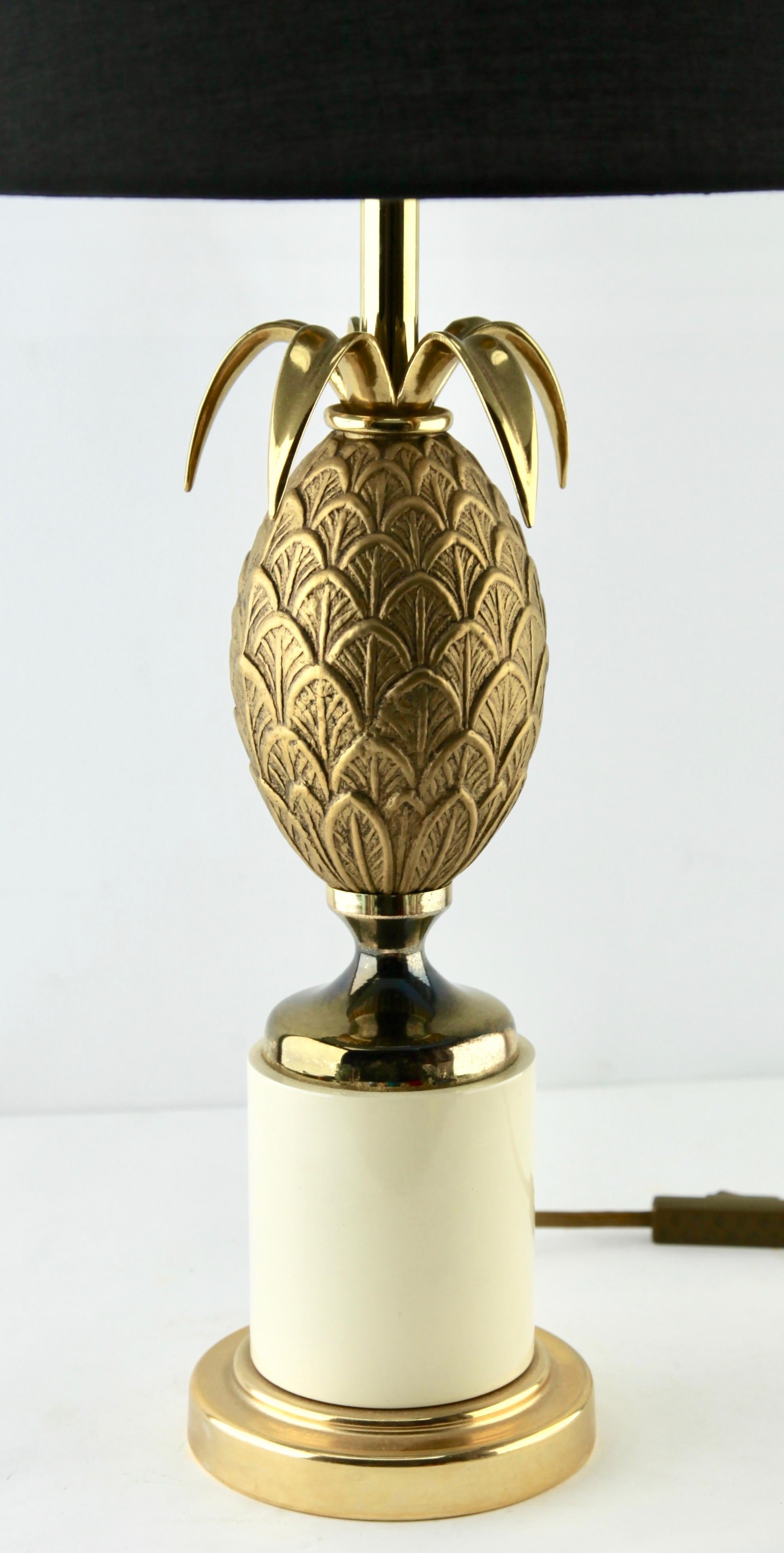 Mid-20th Century Hollywood Regency Sculptural Brass Pineapple Table Lamp Style of Maison Jansen For Sale