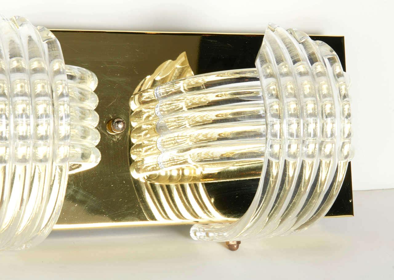Hollywood Regency Sculptural Lucite and Brass Wall Light by Lightolier In Good Condition In Fort Lauderdale, FL