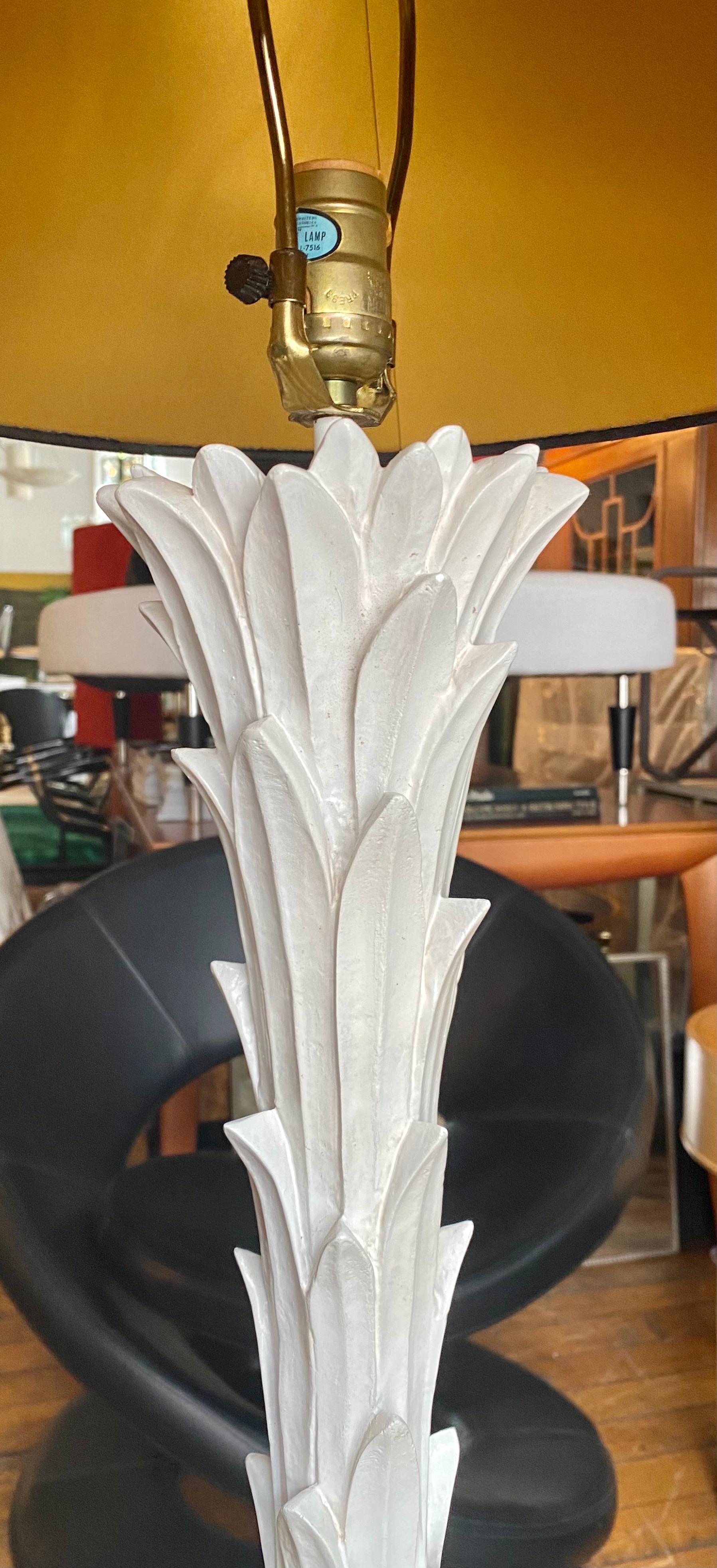 Hollywood Regency Serge Roche Style Plaster Palm Floor Lamp by Chapman, 1970s In Good Condition For Sale In Lambertville, NJ