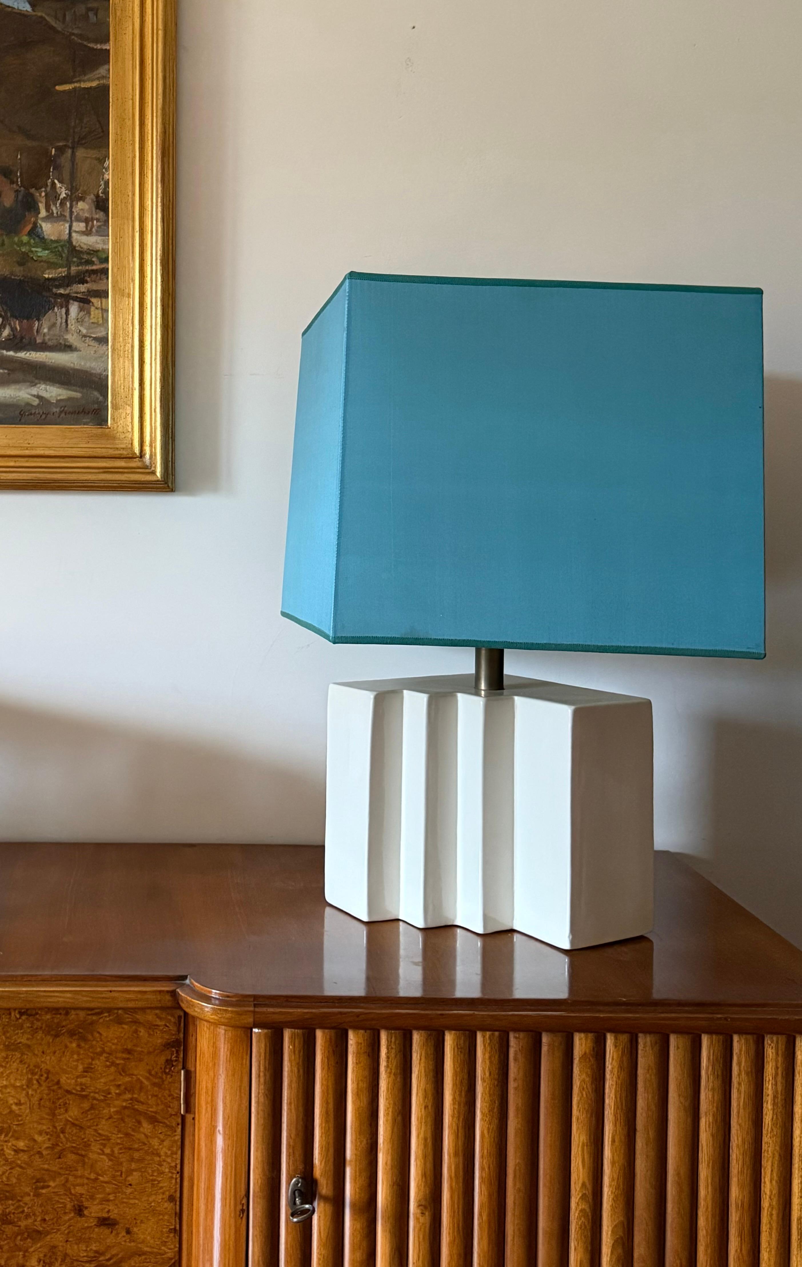 Hollywood Regency Hollywood regency set of 2 ceramic table Lamps, France 1970s in vendita