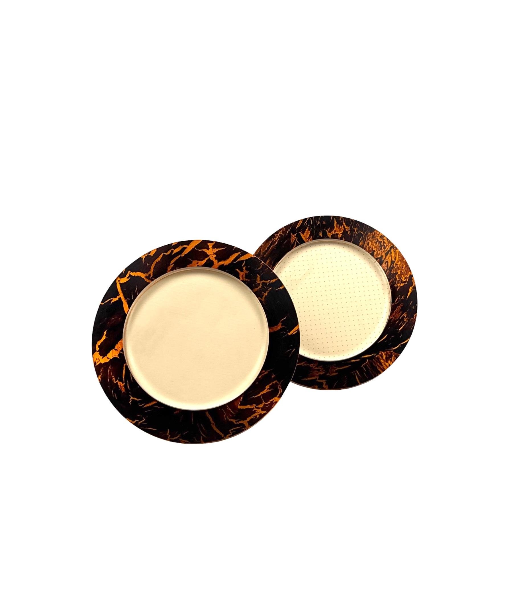 Hollywood regency set of 2 lucite photo frames, Italy 1970s In Excellent Condition For Sale In Firenze, IT