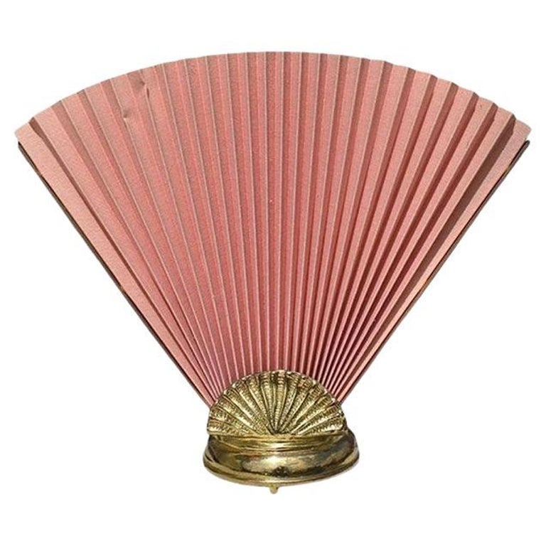 Hollywood Regency Shell Motif Accordion Fan Table Lamp Shade in Pink and  Gold For Sale at 1stDibs | art deco fan lamp